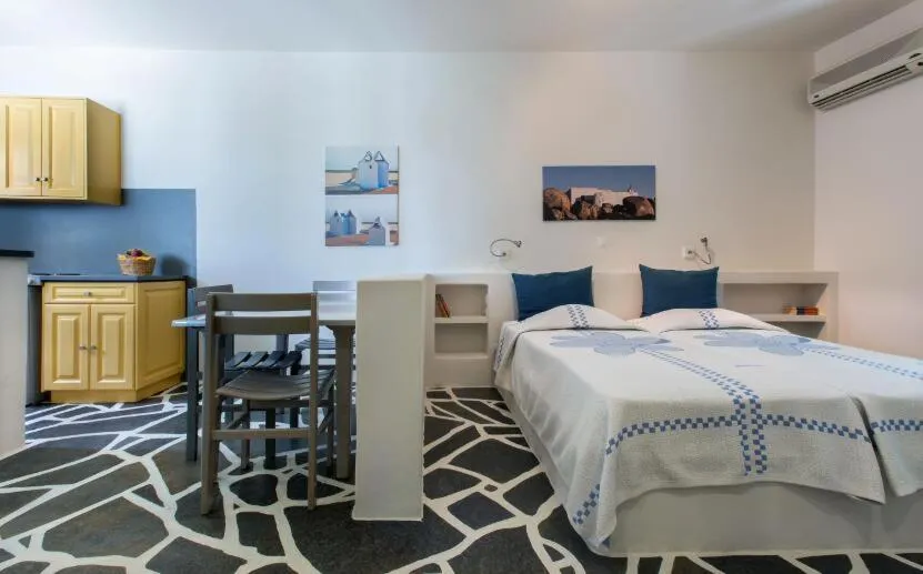 Bed in Byzantio Beach Suites & Wellness