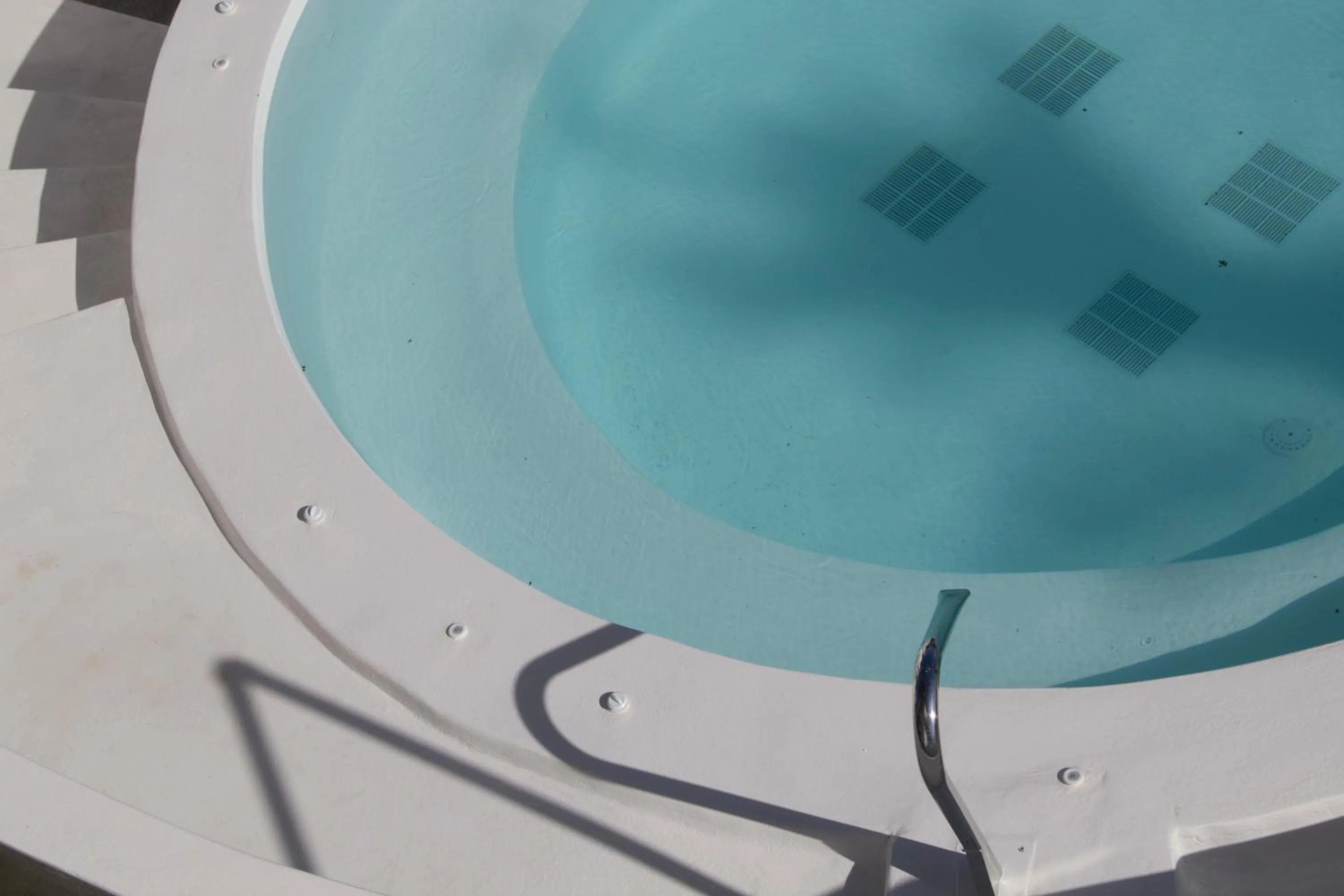 Hot Tub in Byzantio Beach Suites & Wellness