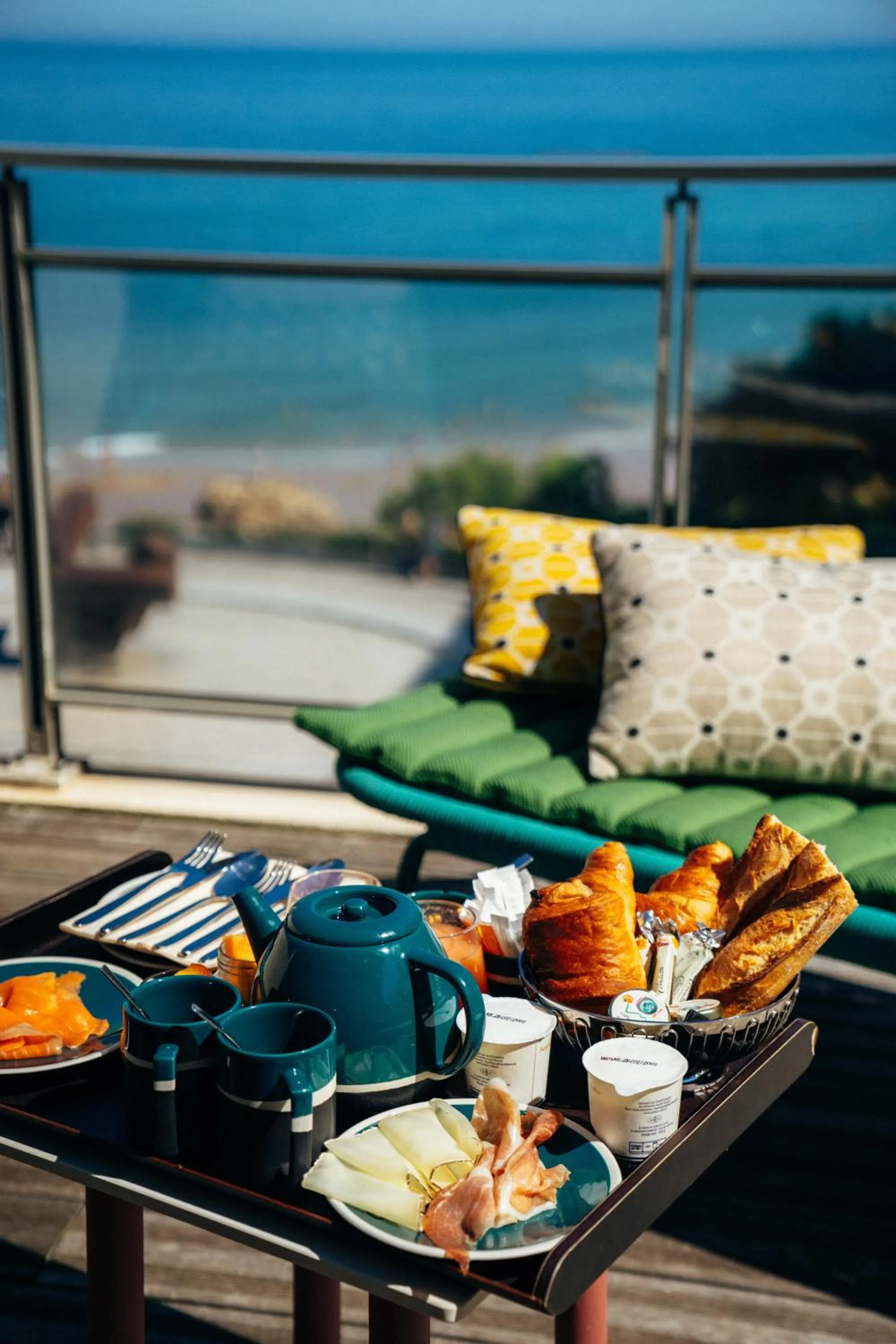 Bedroom in Hôtel Le Café de Paris