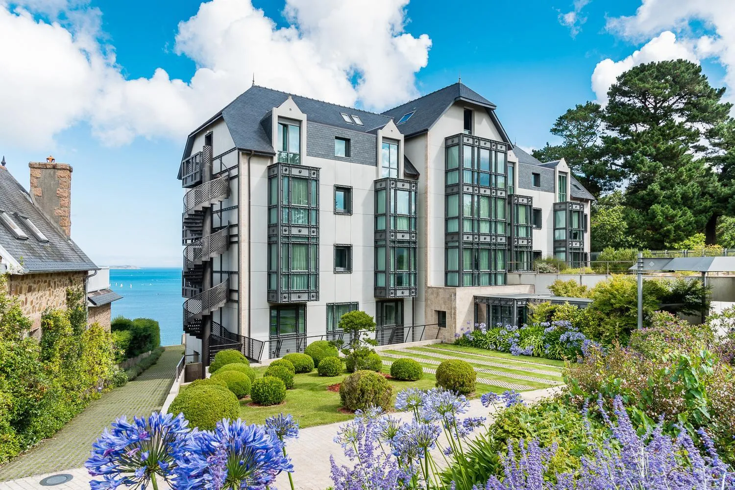 Property building in L'Agapa Hôtel - Spa Codage