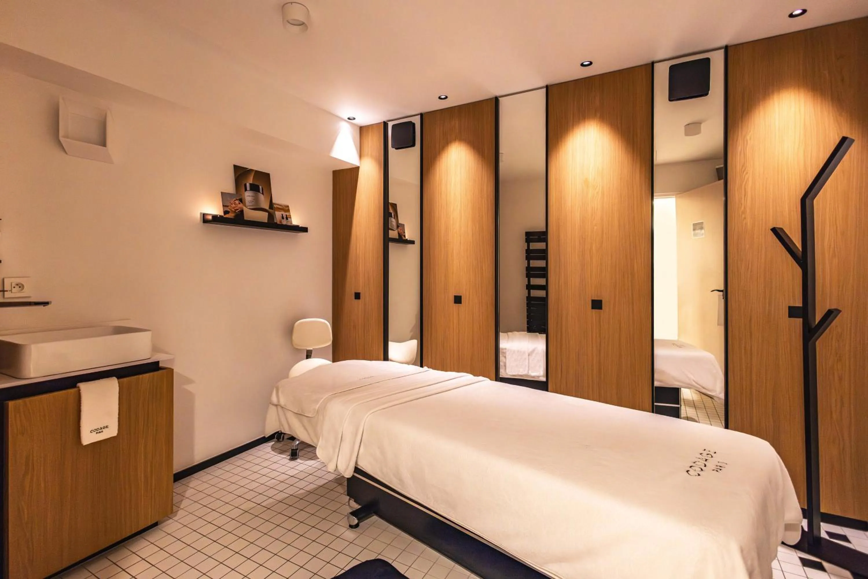 Massage in L'Agapa Hôtel - Spa Codage