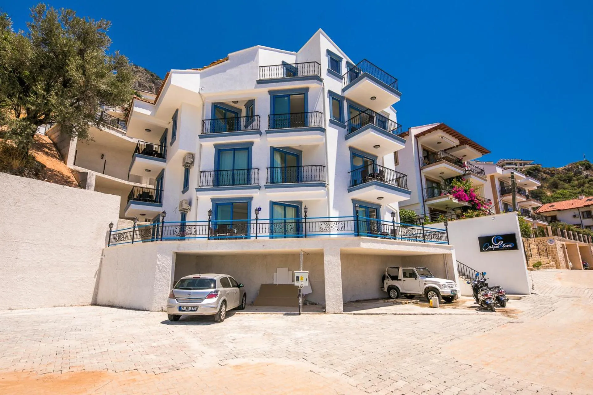 Property building in Carpediem Apart