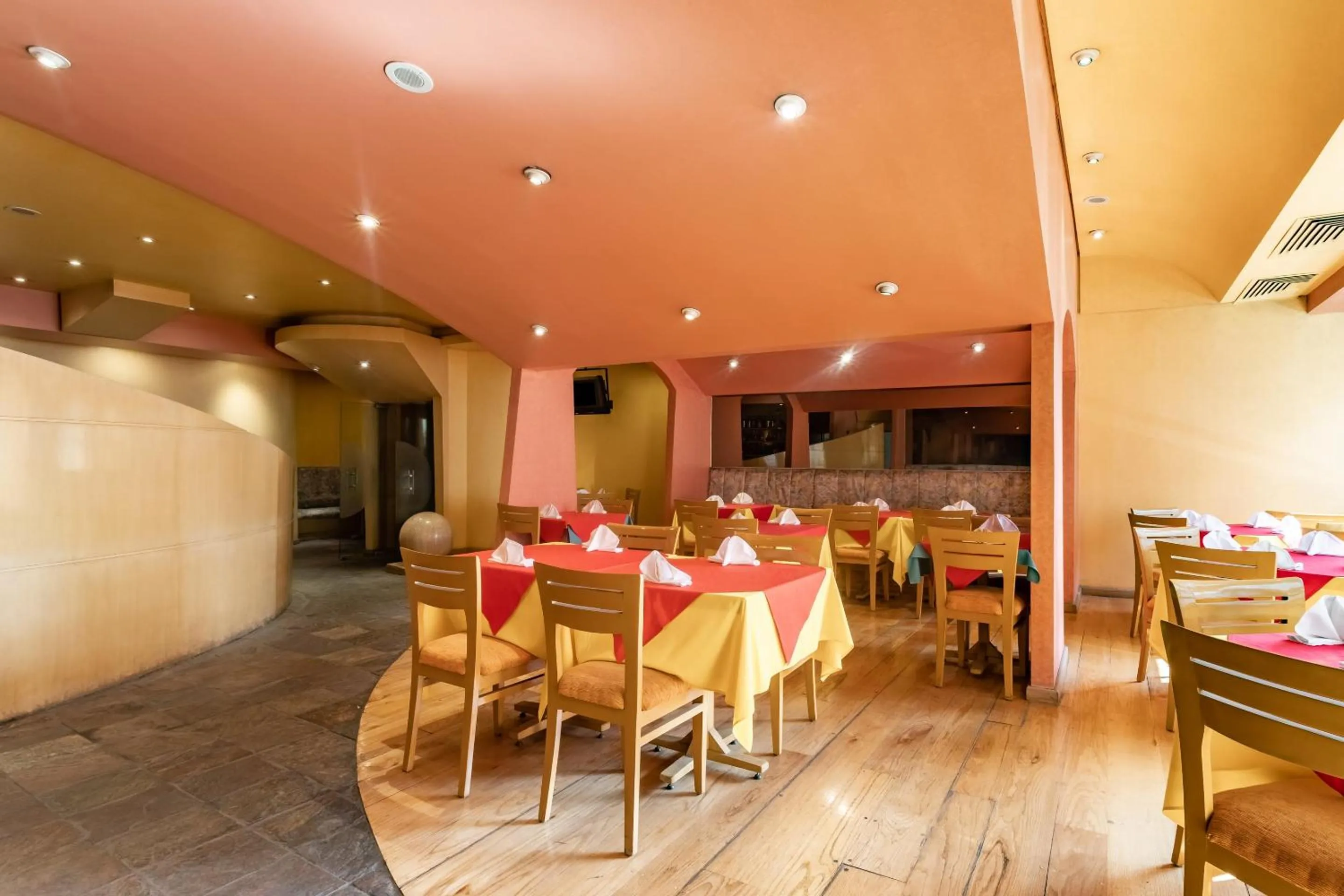 Restaurant/places to eat in Capital O Andrade, Mexico City