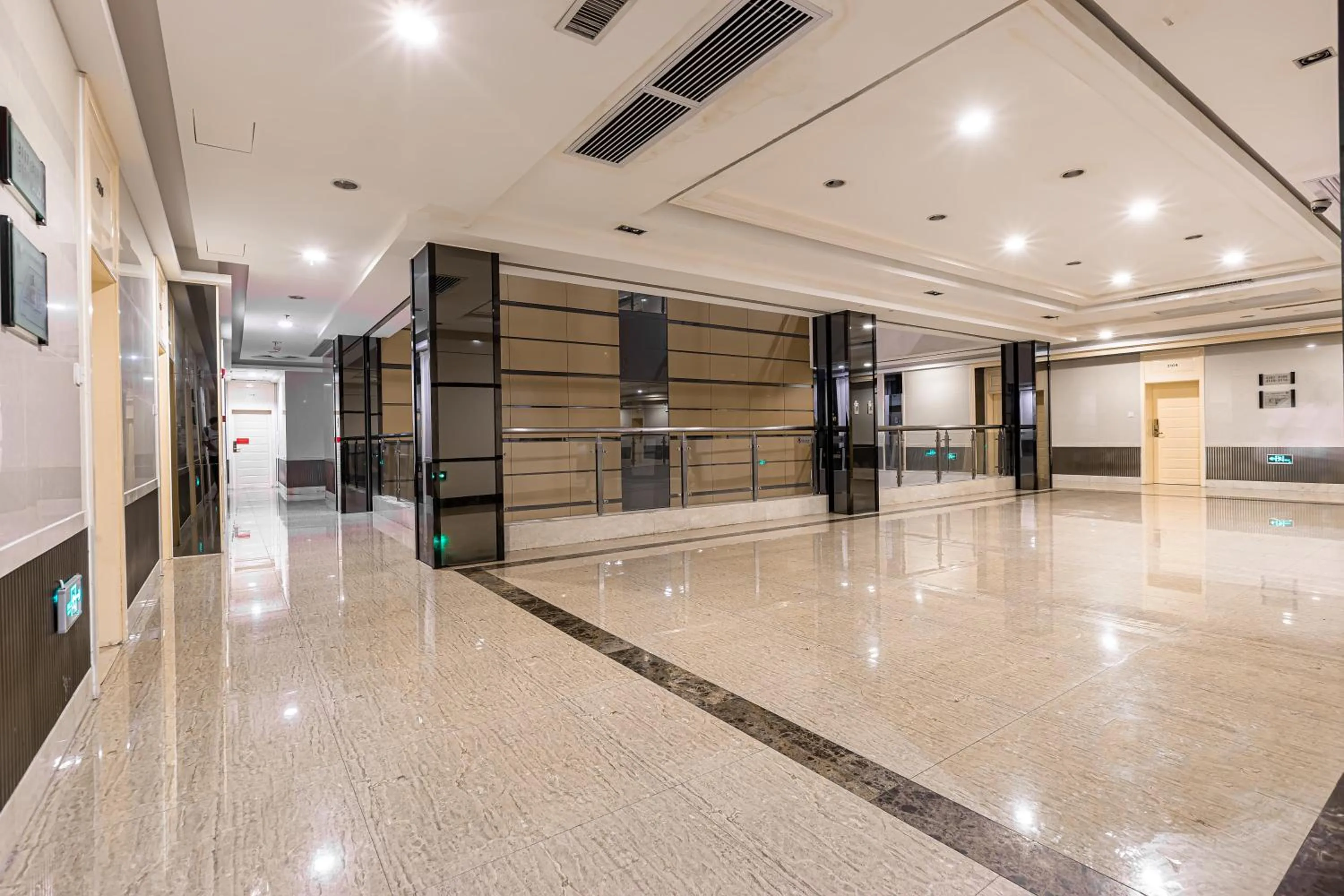 On site in WAIFIDEN Guangzhou Grand View Golden Palace Apartment