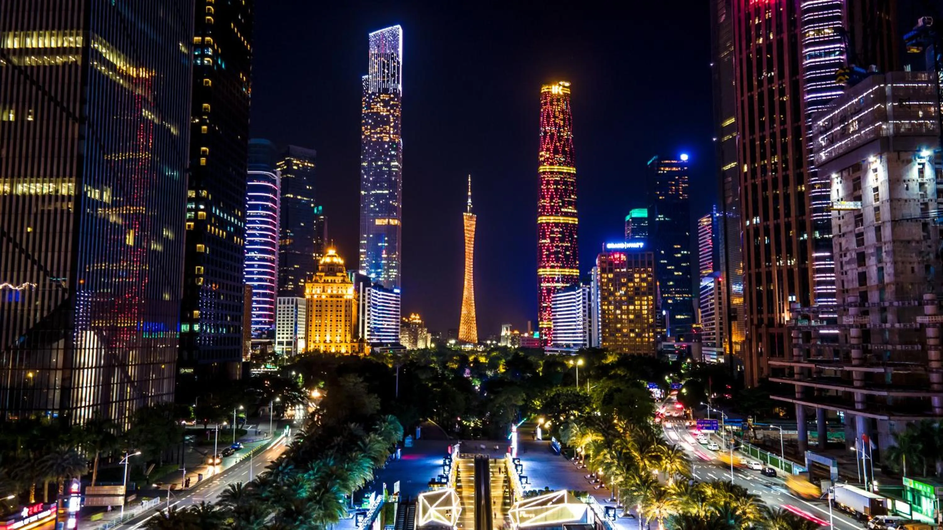 Night in WAIFIDEN Guangzhou Grand View Golden Palace Apartment