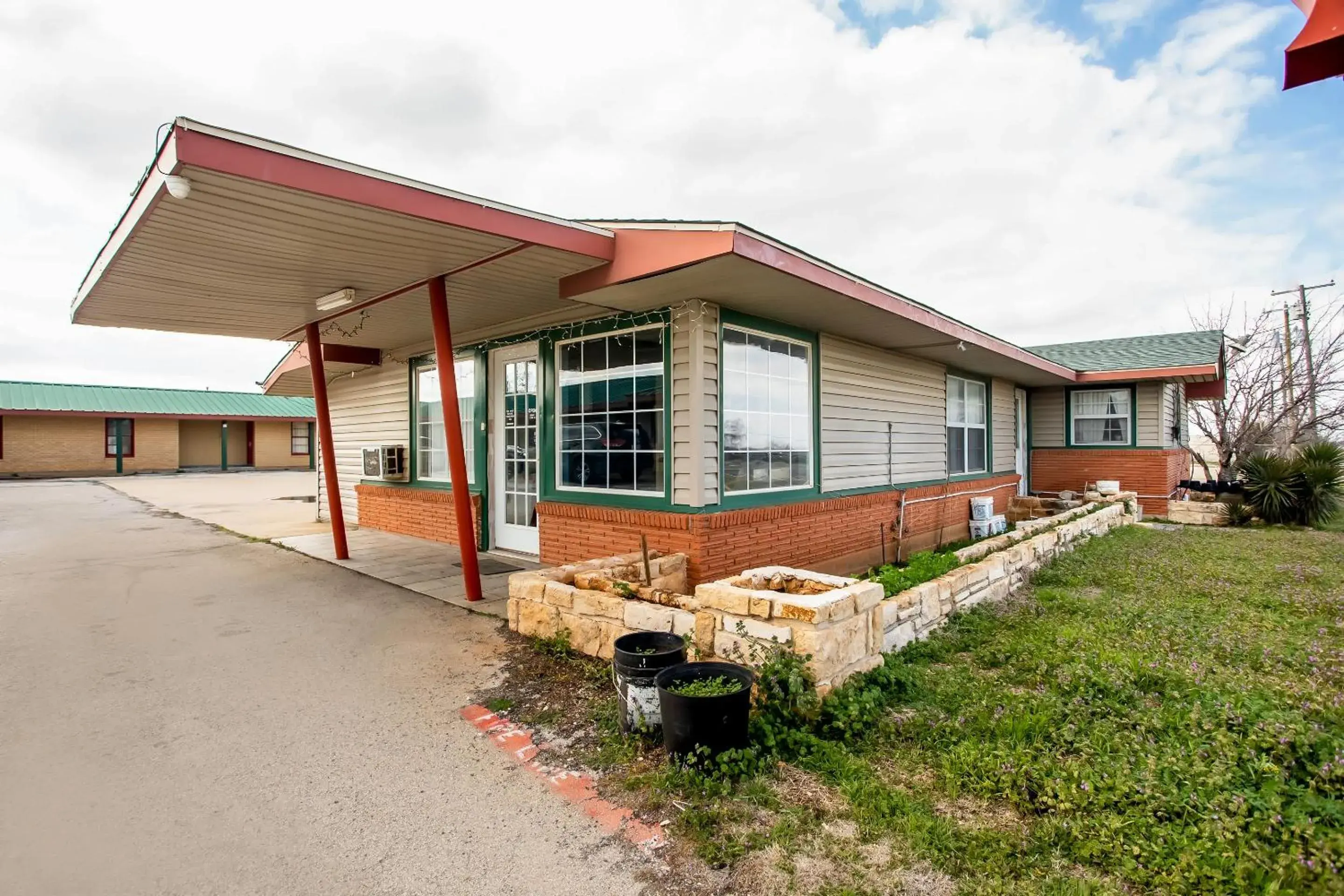 Facade/entrance in Rodeway Inn Facade/entrance in Rodeway Inn