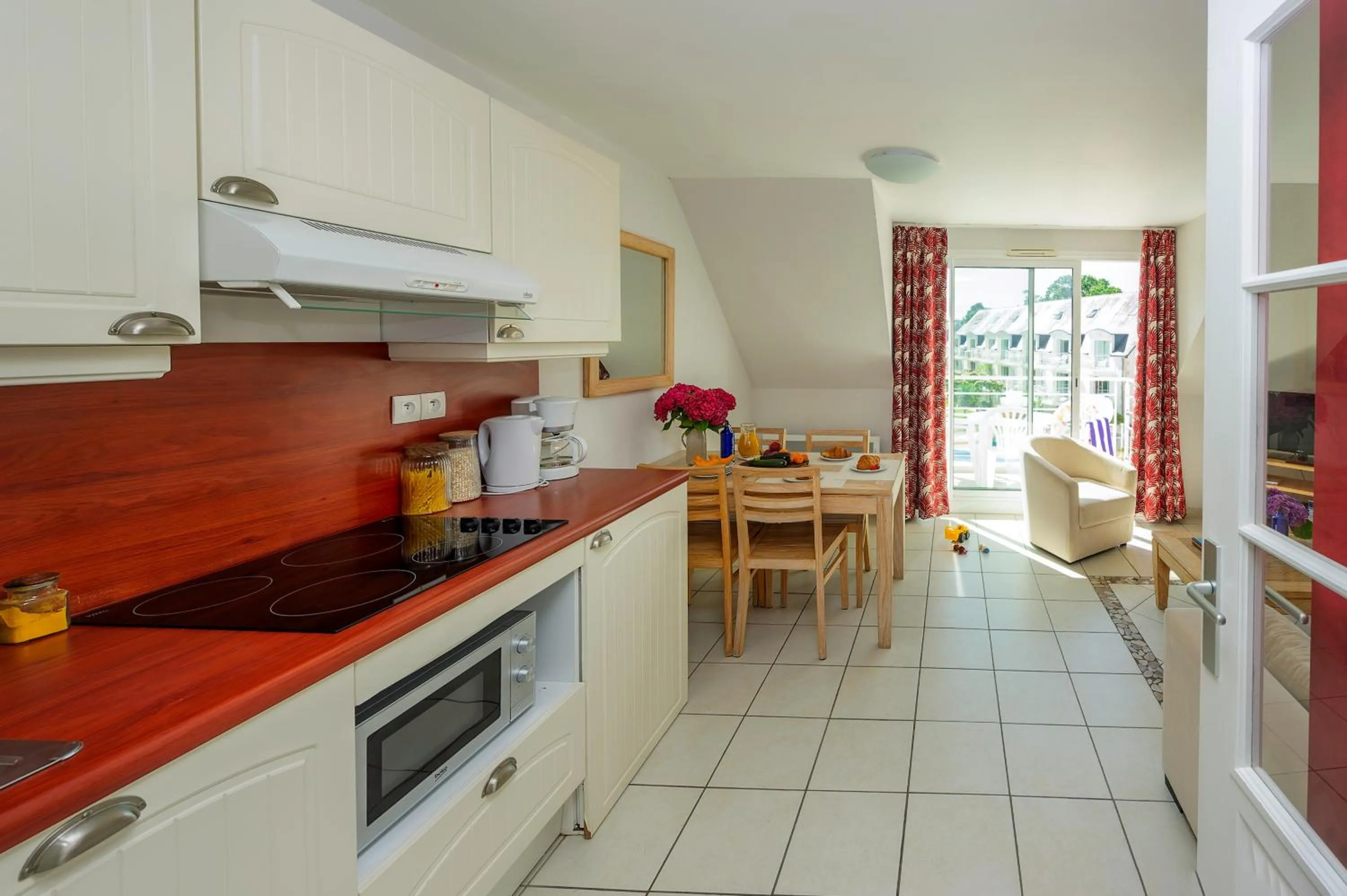 Kitchen or kitchenette in Résidence Goélia Le Domaine des Glénan