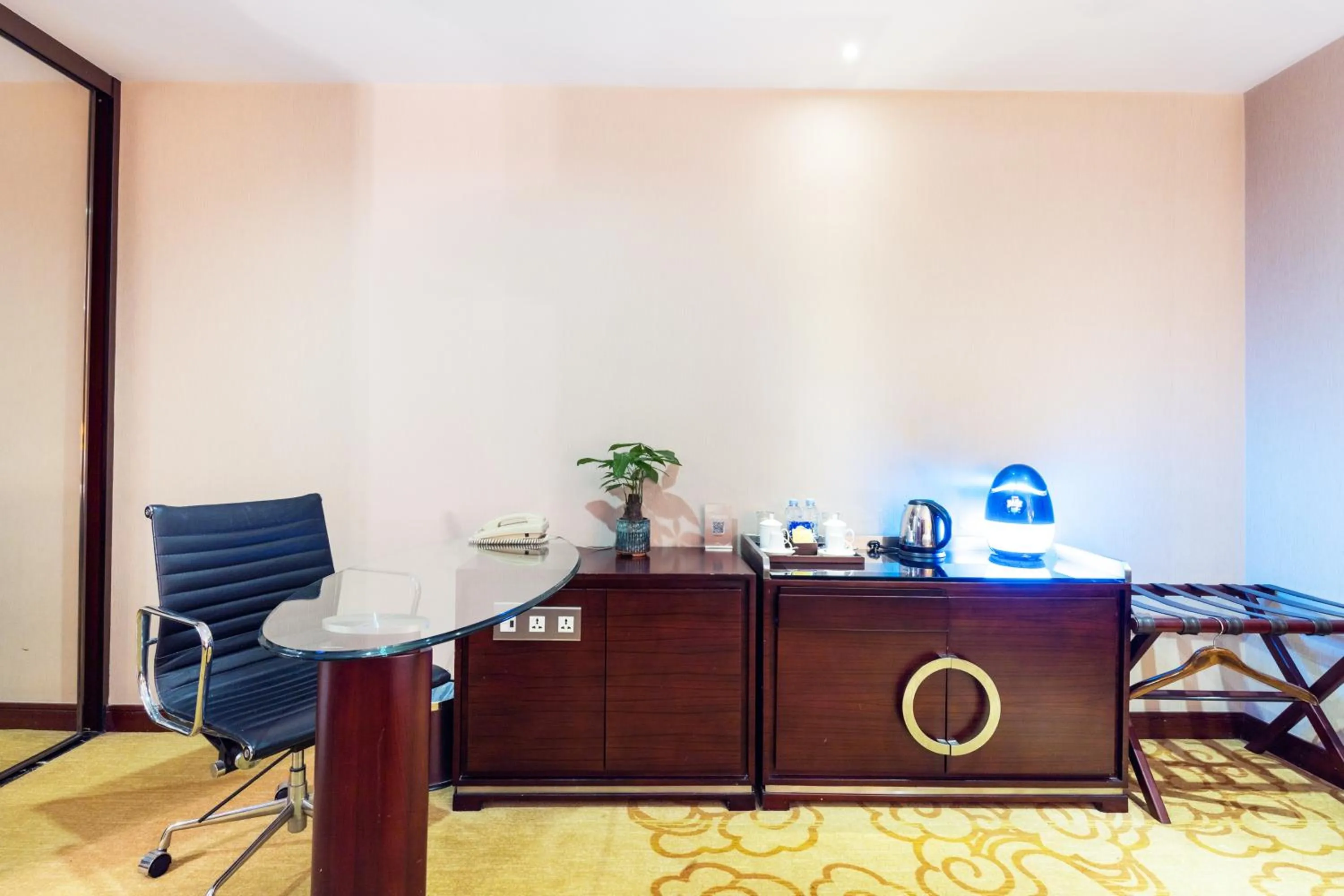 Shenzhen Avant-Garde Hotel