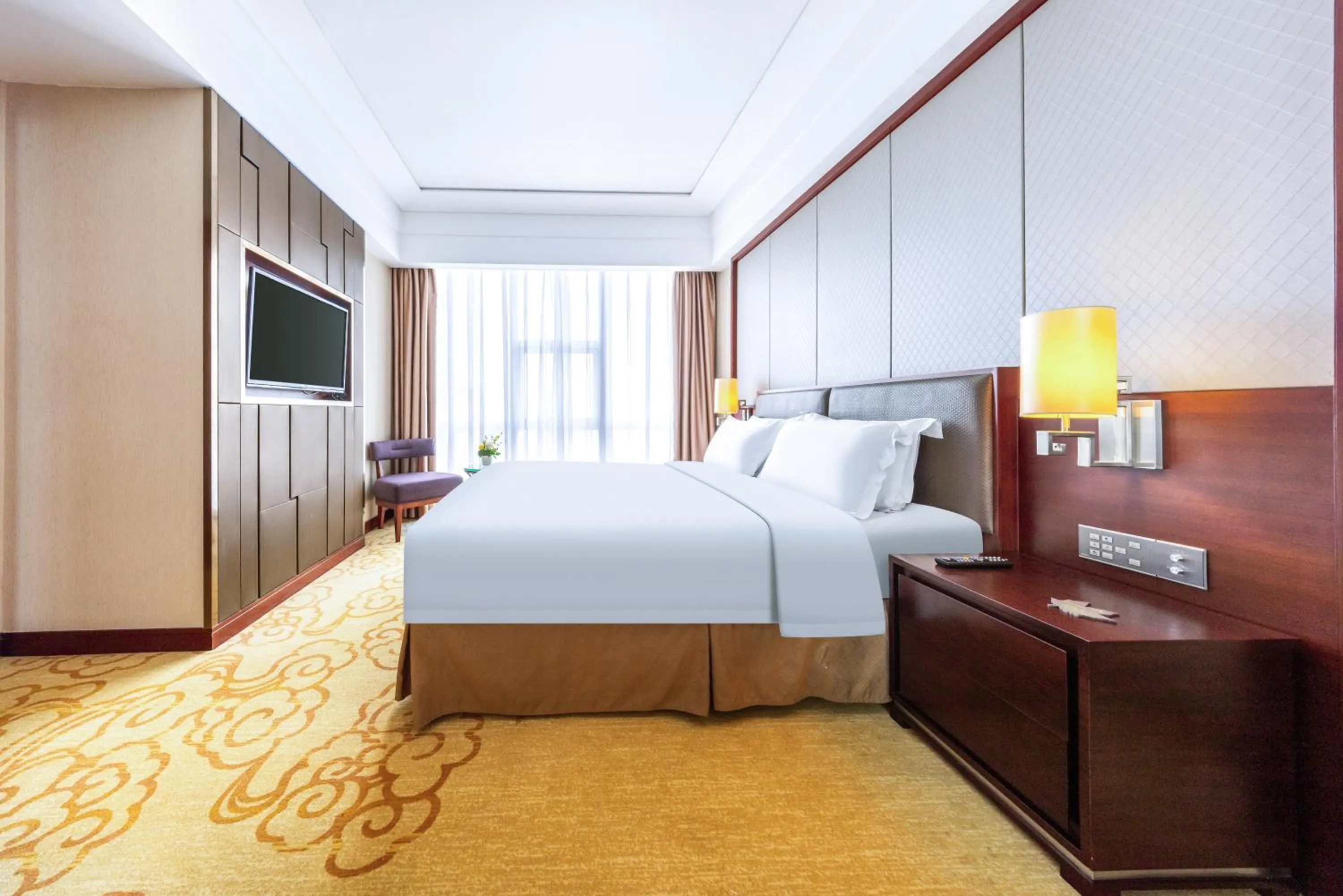 Bed in Shenzhen Avant-Garde Hotel