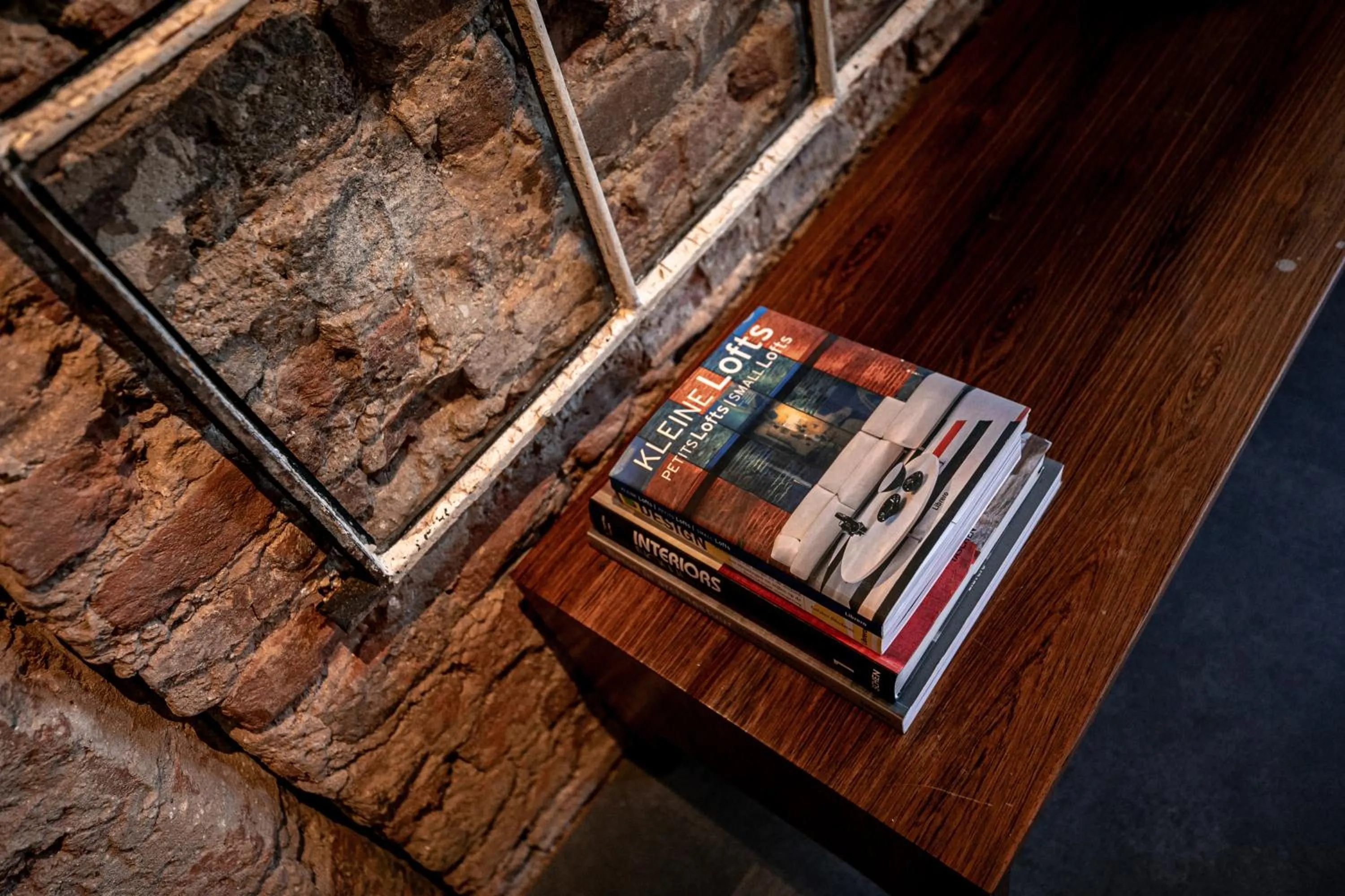 Library in B&B Boutique Hotel N10