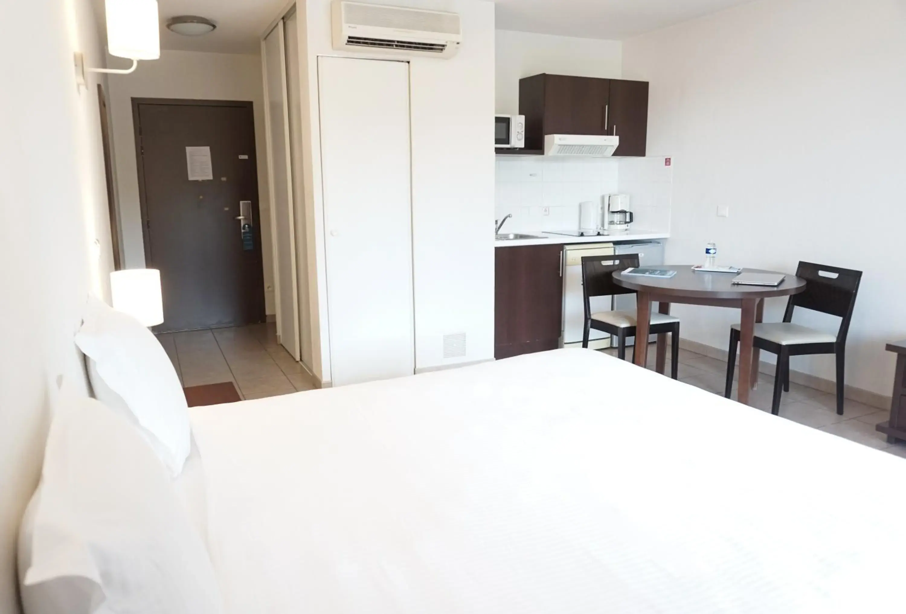 Standard Studio in Comfort Aparthotel Six-Fours Standard Studio in Comfort Aparthotel Six-Fours