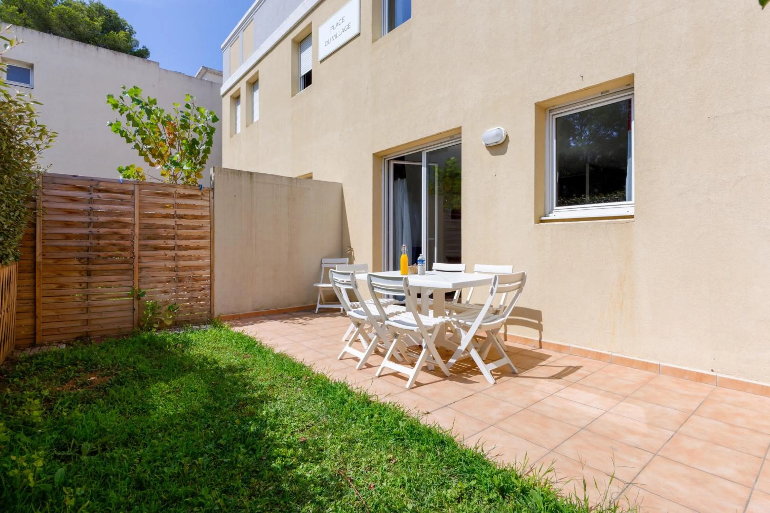 Balcony/Terrace in Comfort Aparthotel Six-Fours