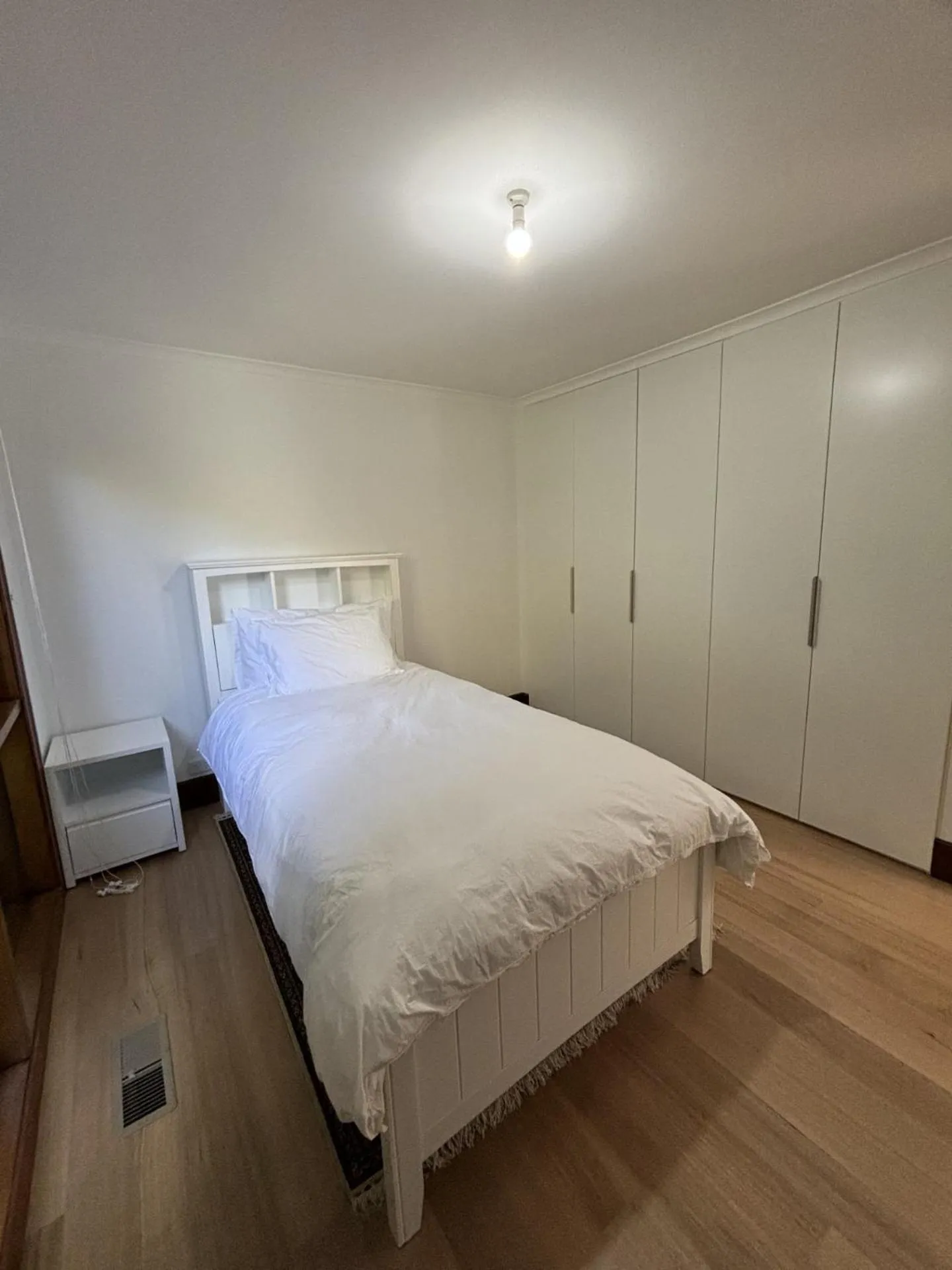 Bedroom, Bed in Arcadia Cottages