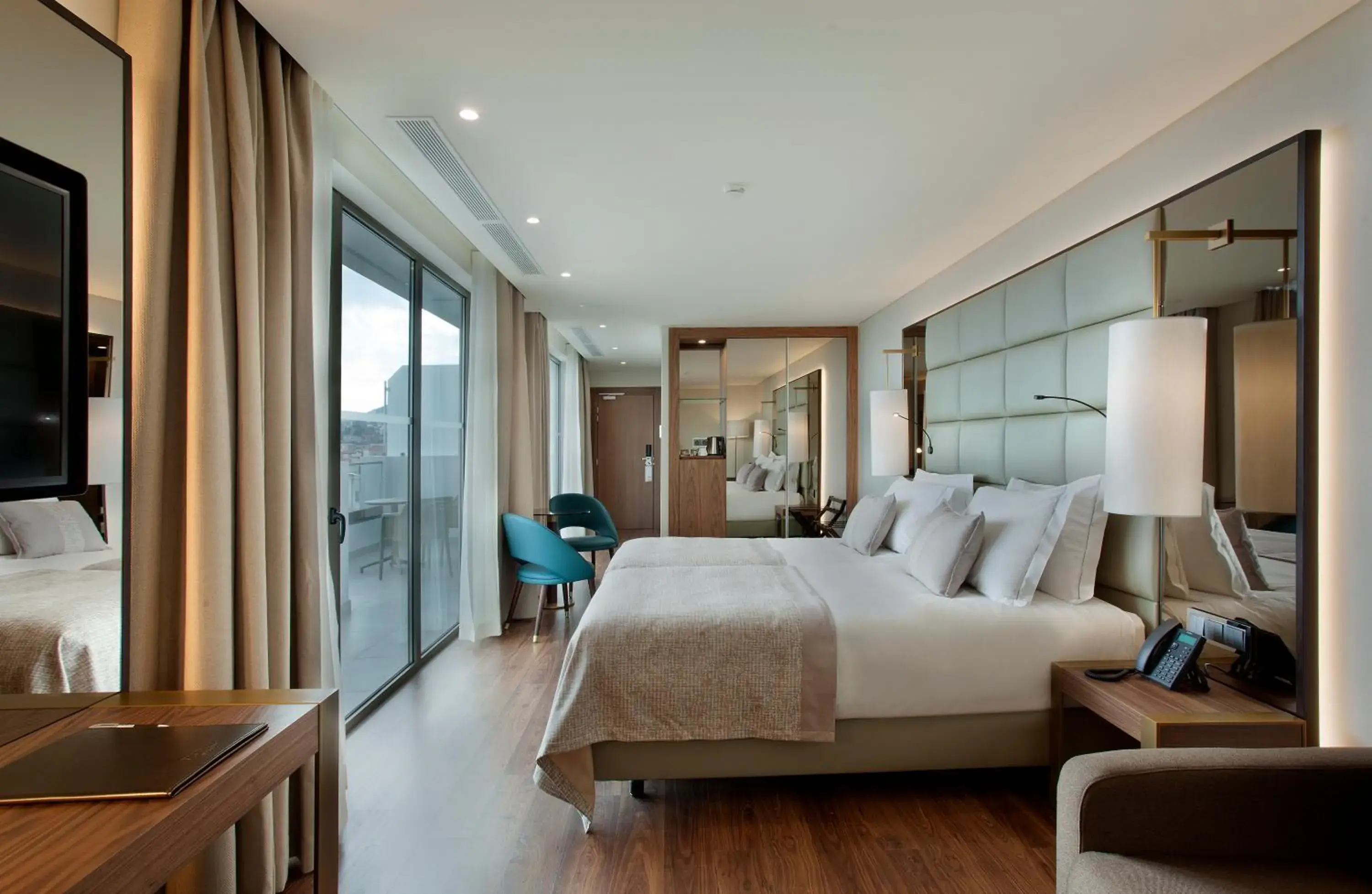 Photo of the whole room, Bed in TURIM Santa Maria Hotel Photo of the whole room, Bed in TURIM Santa Maria Hotel