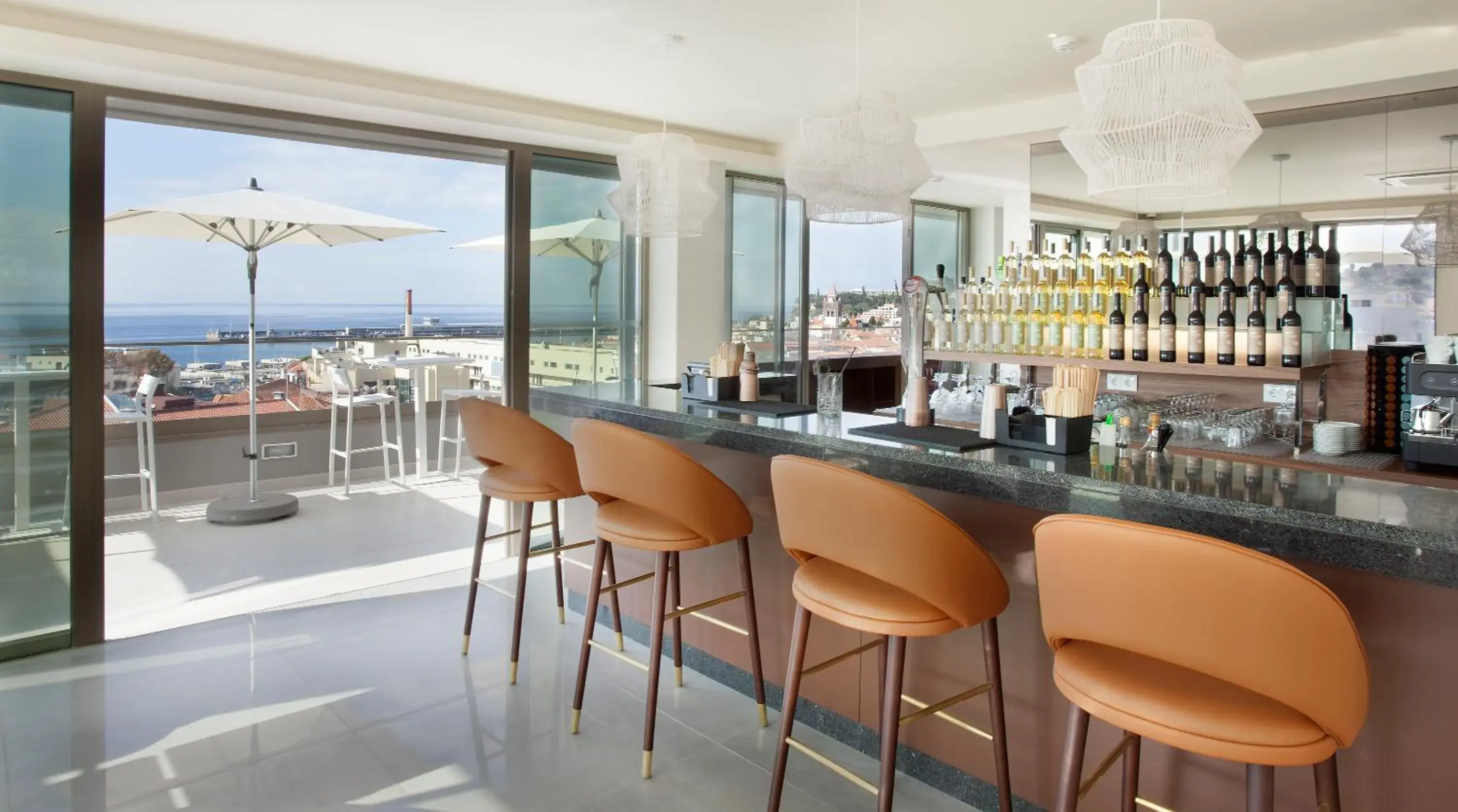 Lounge or bar in TURIM Santa Maria Hotel Lounge or bar in TURIM Santa Maria Hotel