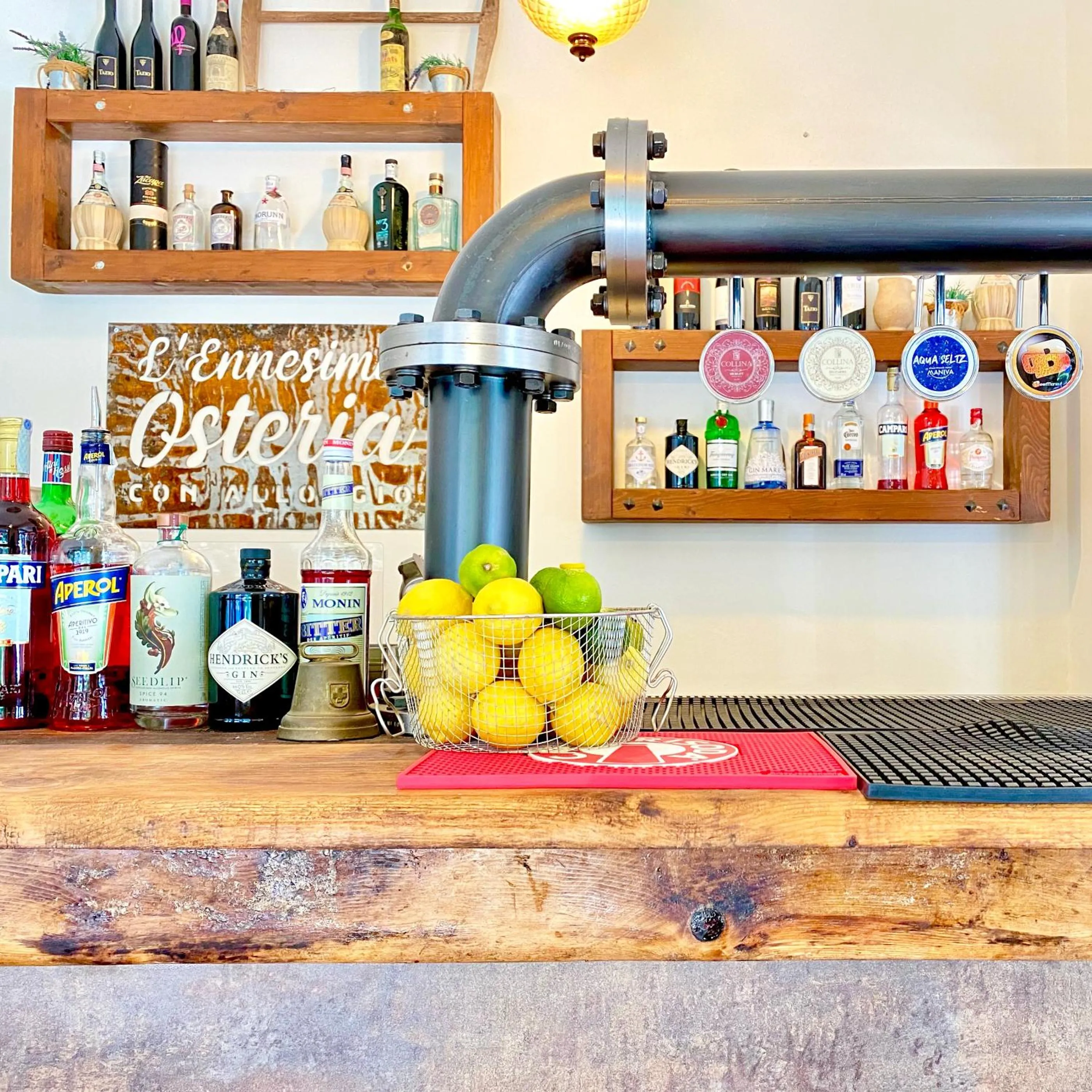 Lounge or bar in Ennesima Osteria con Alloggio - Bike Hotel