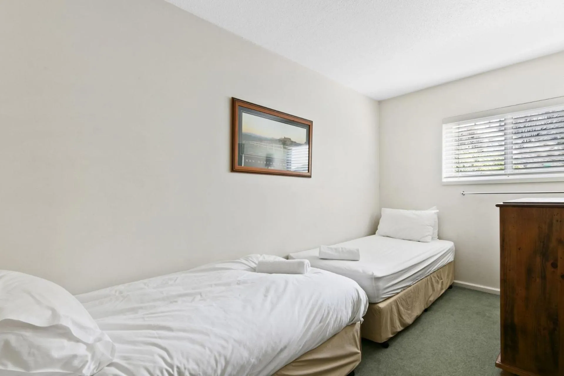 Bedroom, Bed in Bobuck 3B