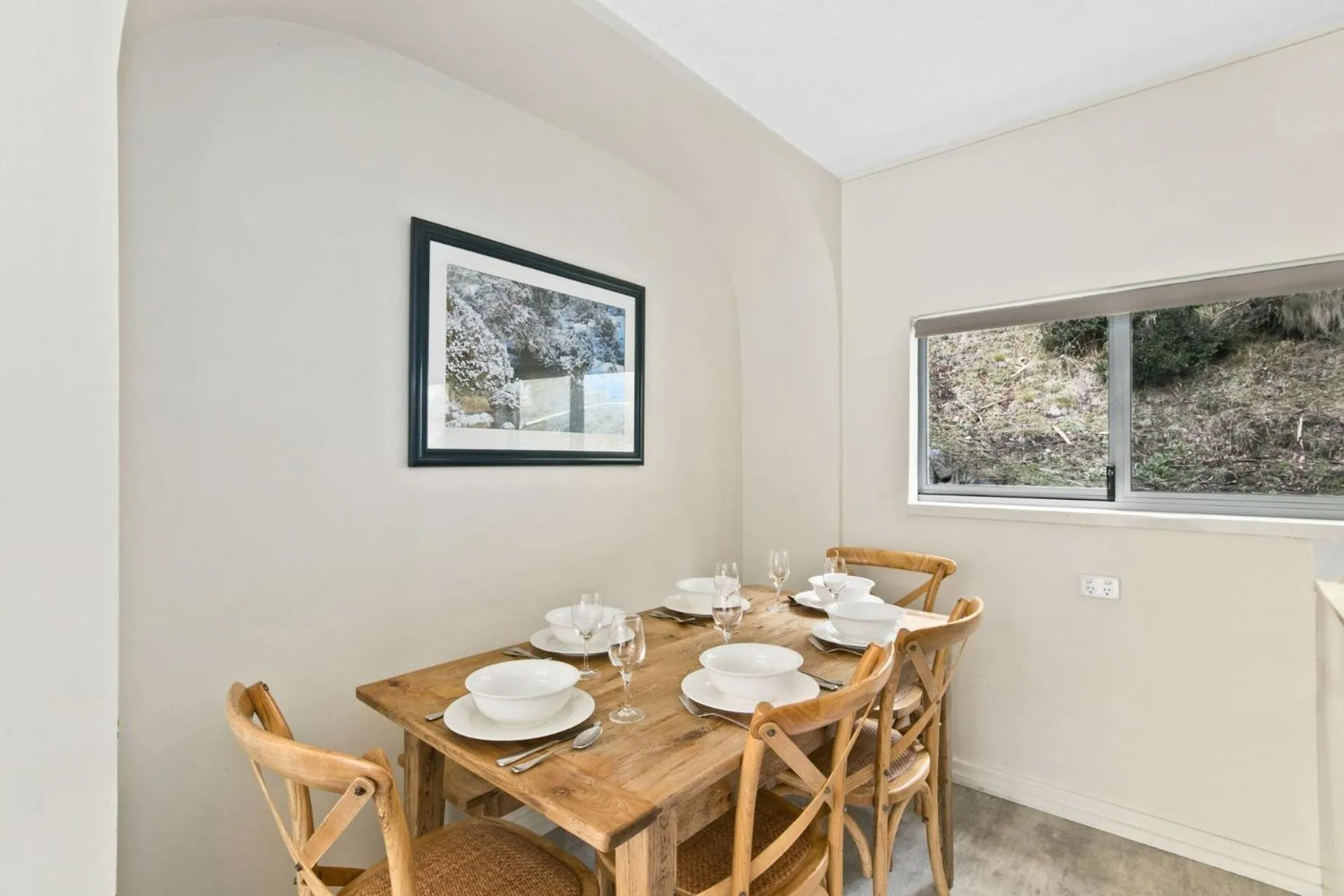 Dining area in Bobuck 3B