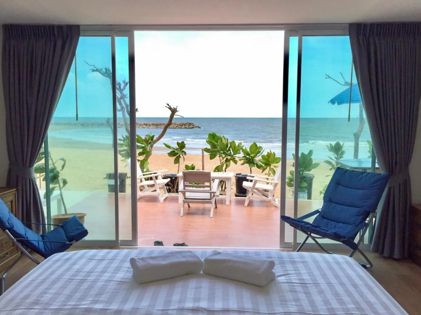 Bed in Seaman Resort