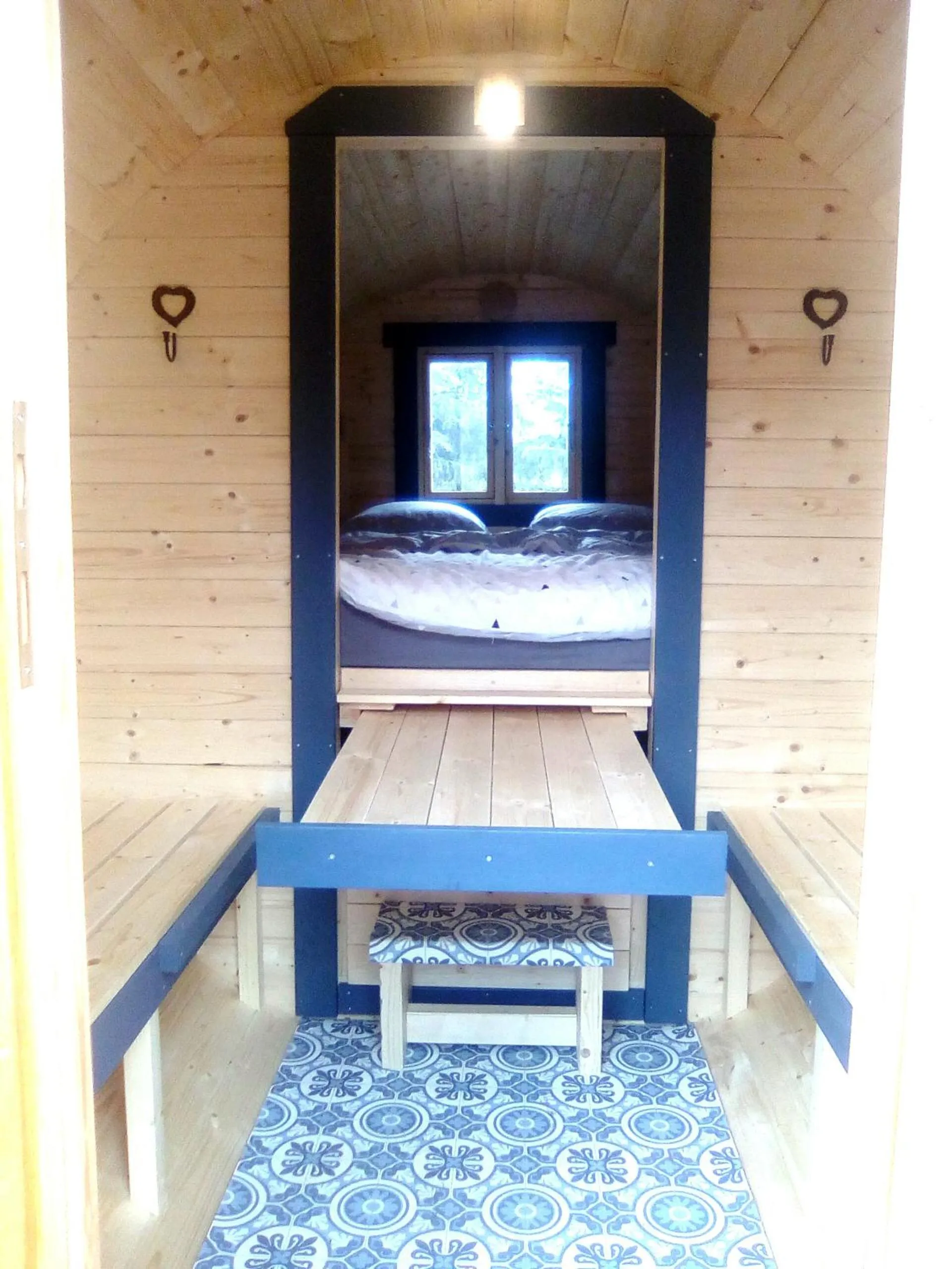 Bed in LES TONNEAUX DE L'EURE LOGEMENT INSOLITE