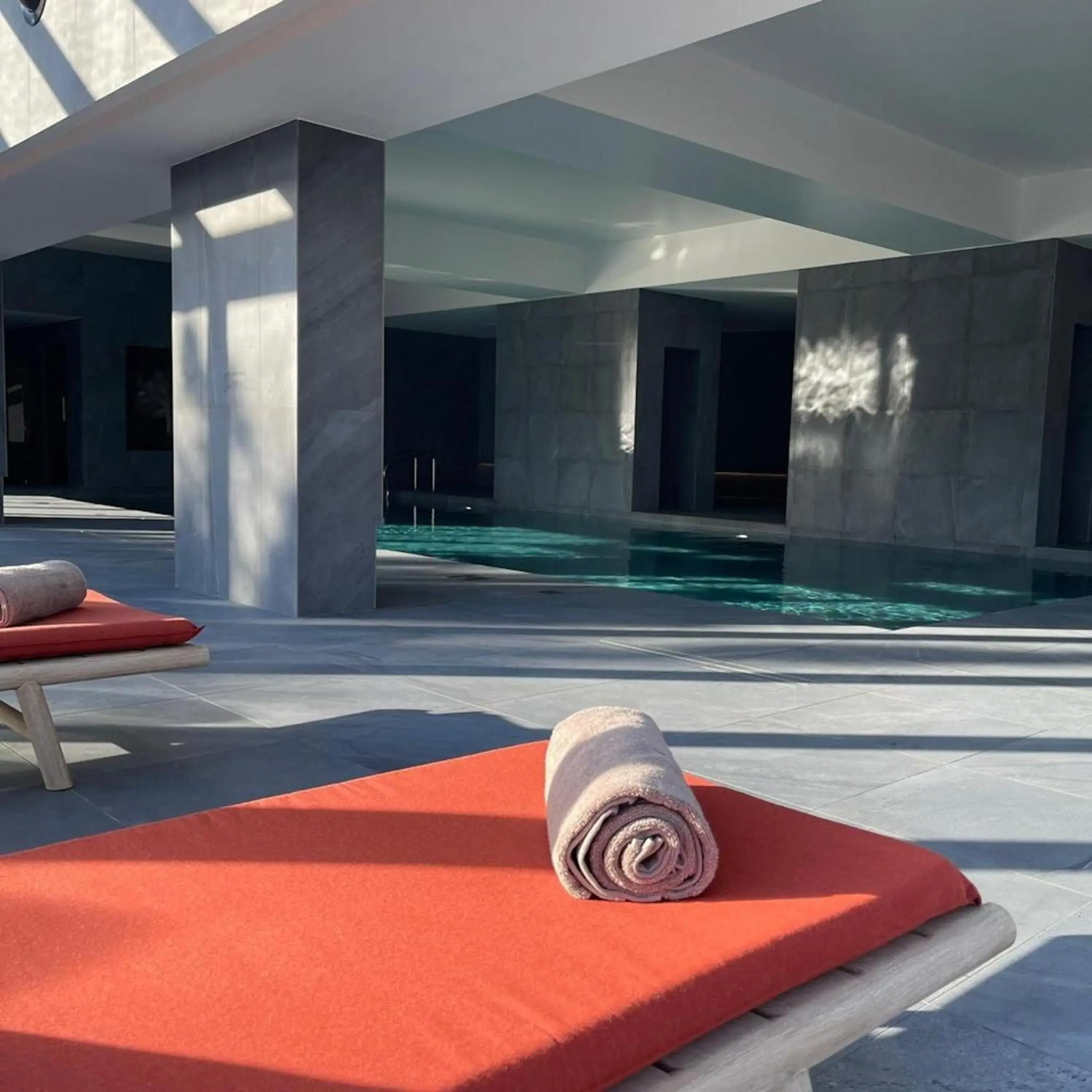 Pool view in Paxton Paris MLV Pool view in Paxton Paris MLV