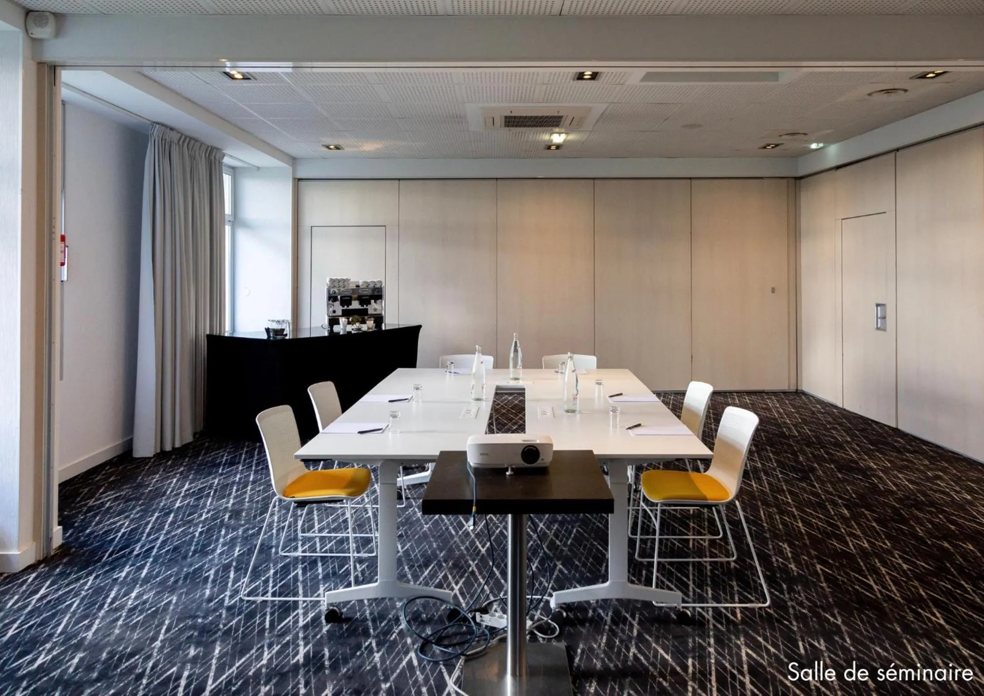 Meeting/conference room in Paxton Paris MLV