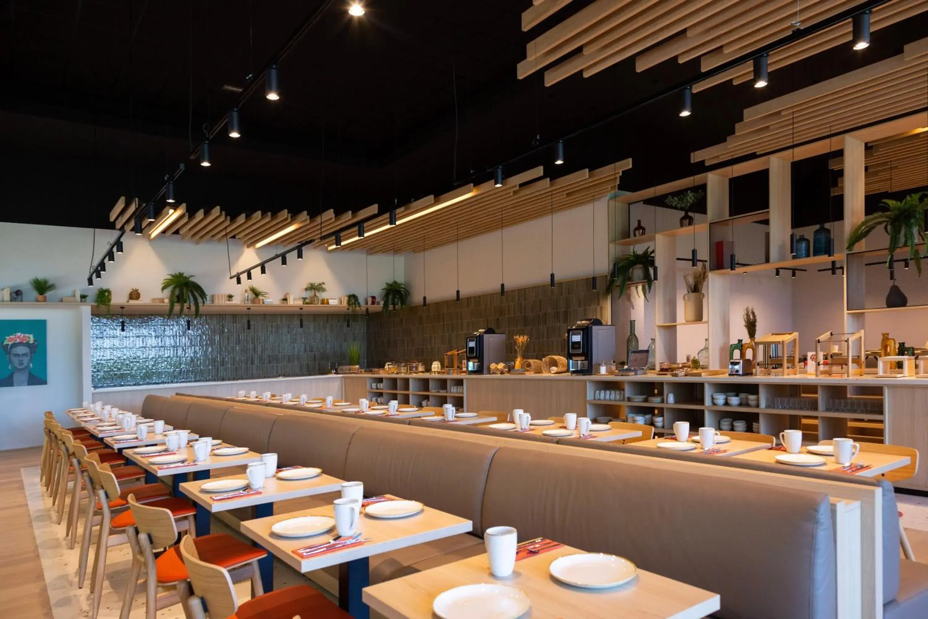 Breakfast in Paxton Paris MLV Breakfast in Paxton Paris MLV