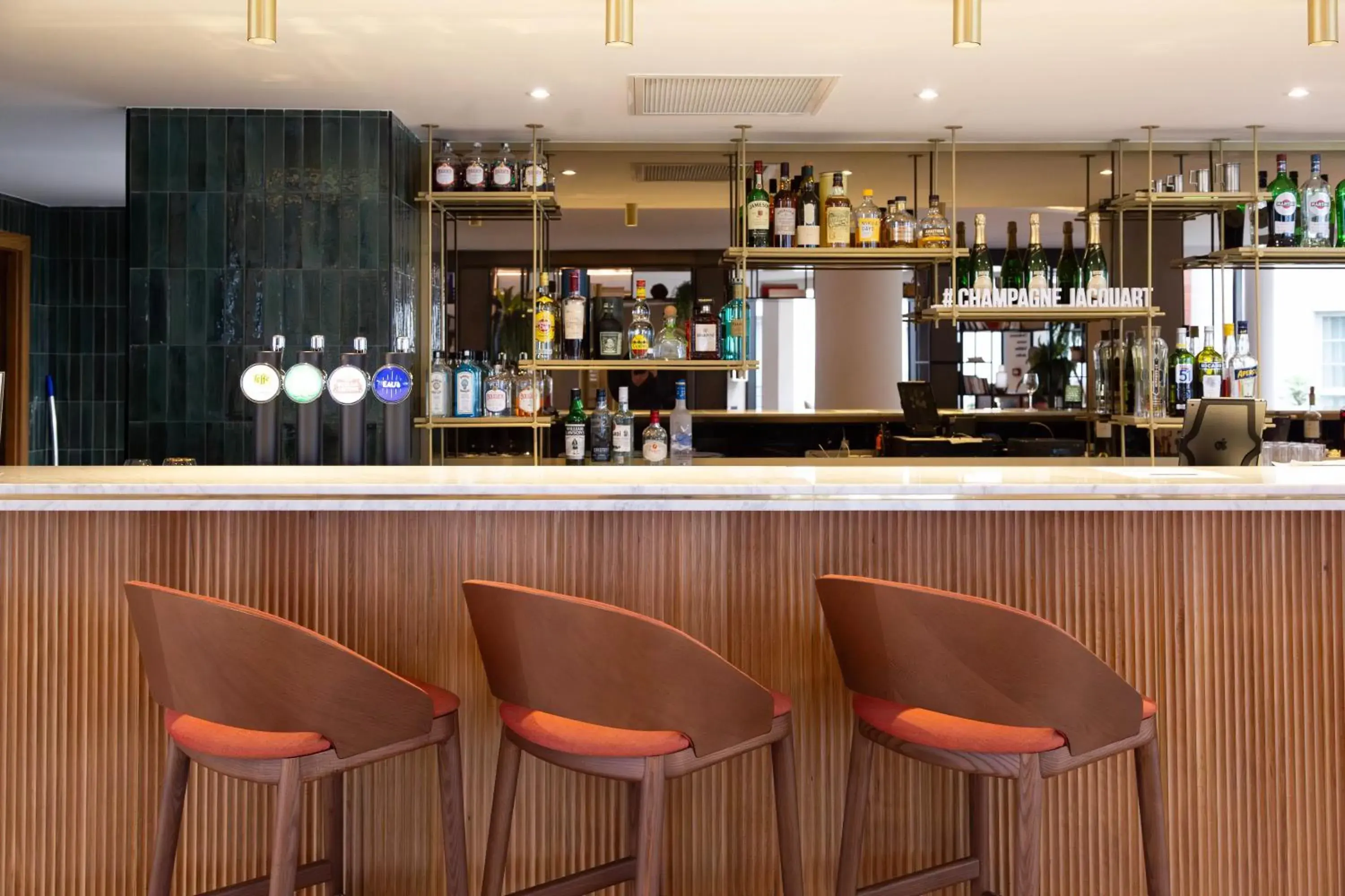 Lounge or bar in Paxton Paris MLV Lounge or bar in Paxton Paris MLV