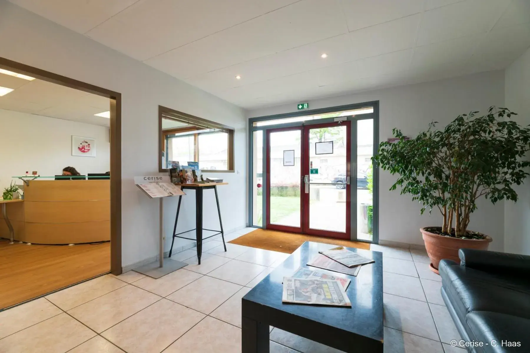 Lobby or reception in Cerise Nantes La Beaujoire Lobby or reception in Cerise Nantes La Beaujoire