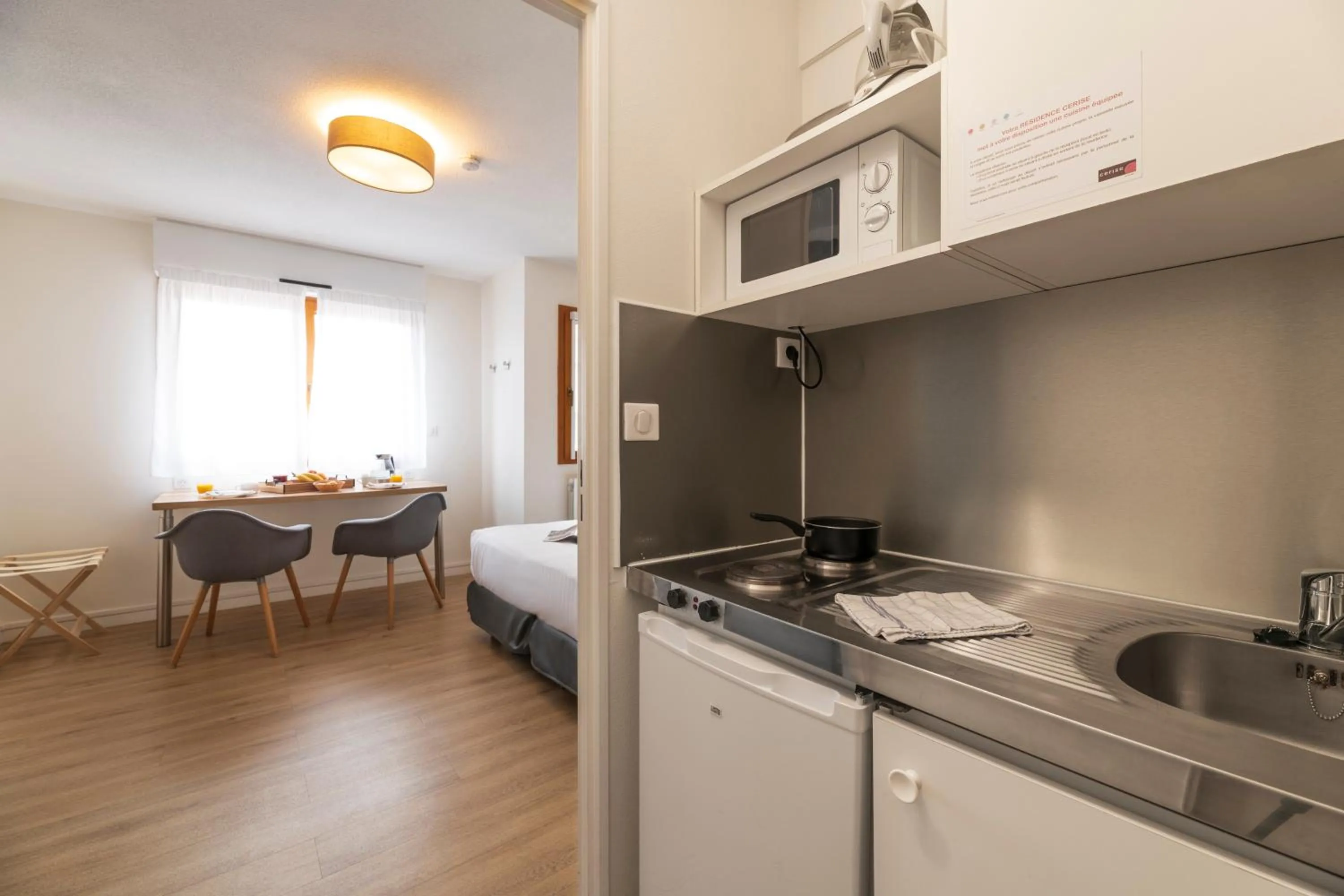 Kitchen or kitchenette in Cerise Nantes La Beaujoire