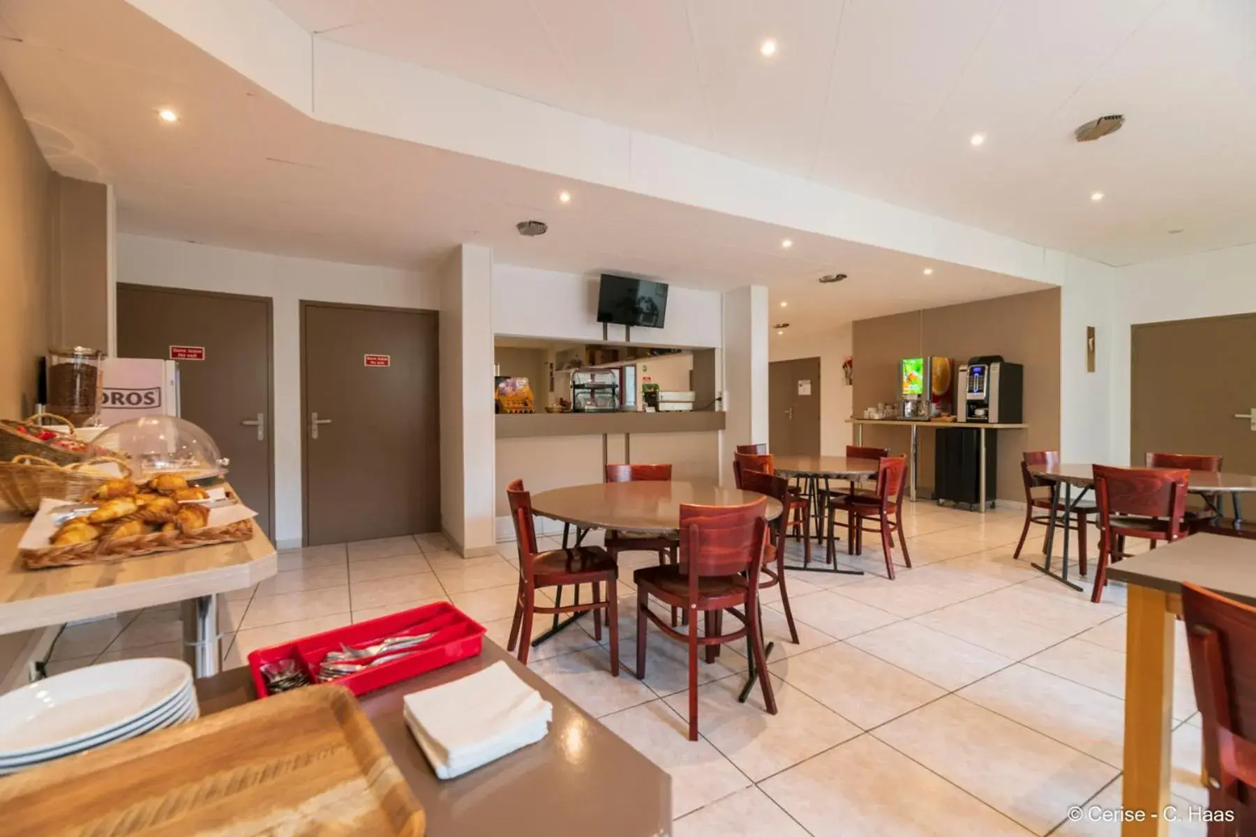 Breakfast in Cerise Nantes La Beaujoire Breakfast in Cerise Nantes La Beaujoire