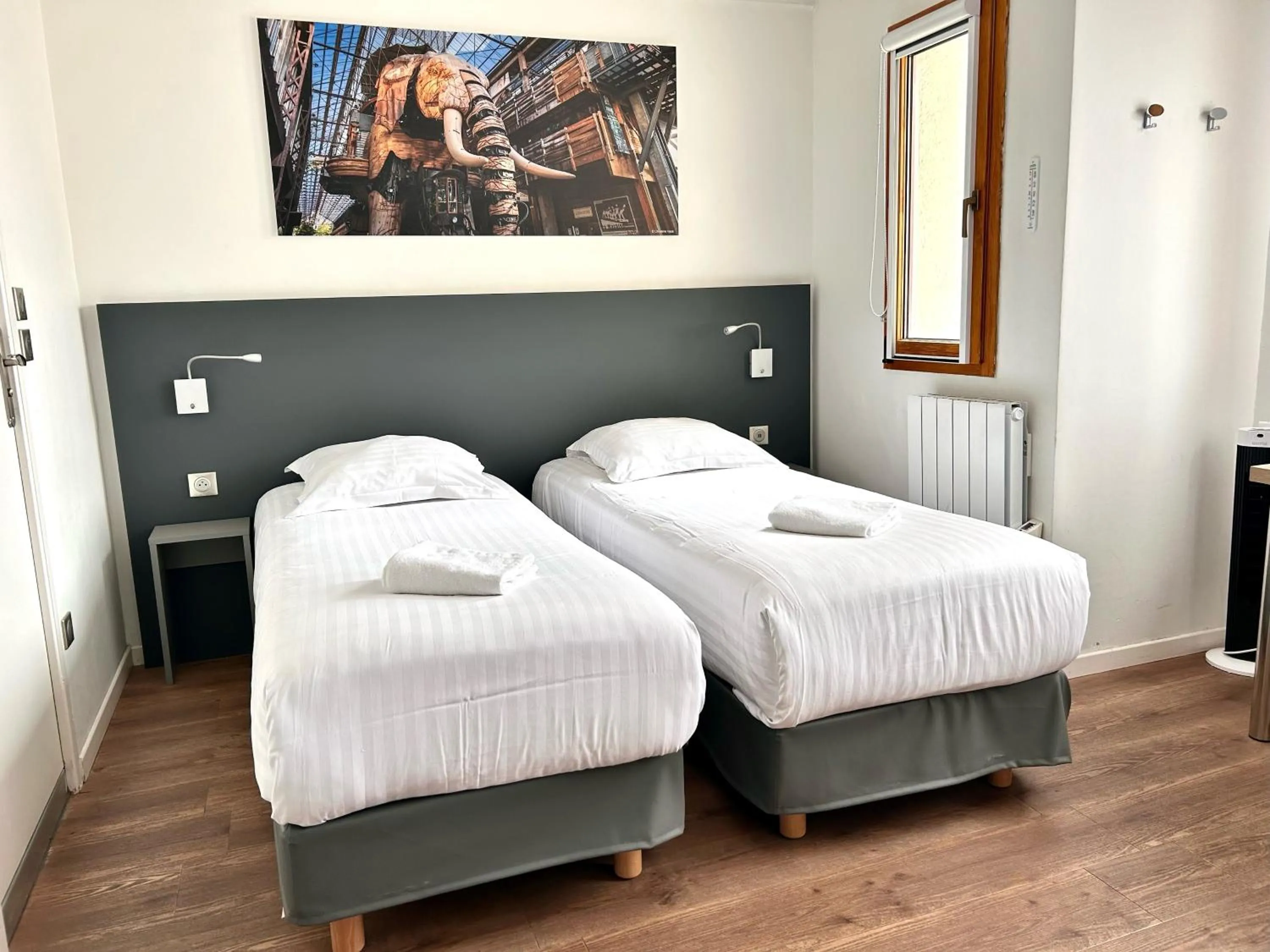 Bed in Cerise Nantes La Beaujoire