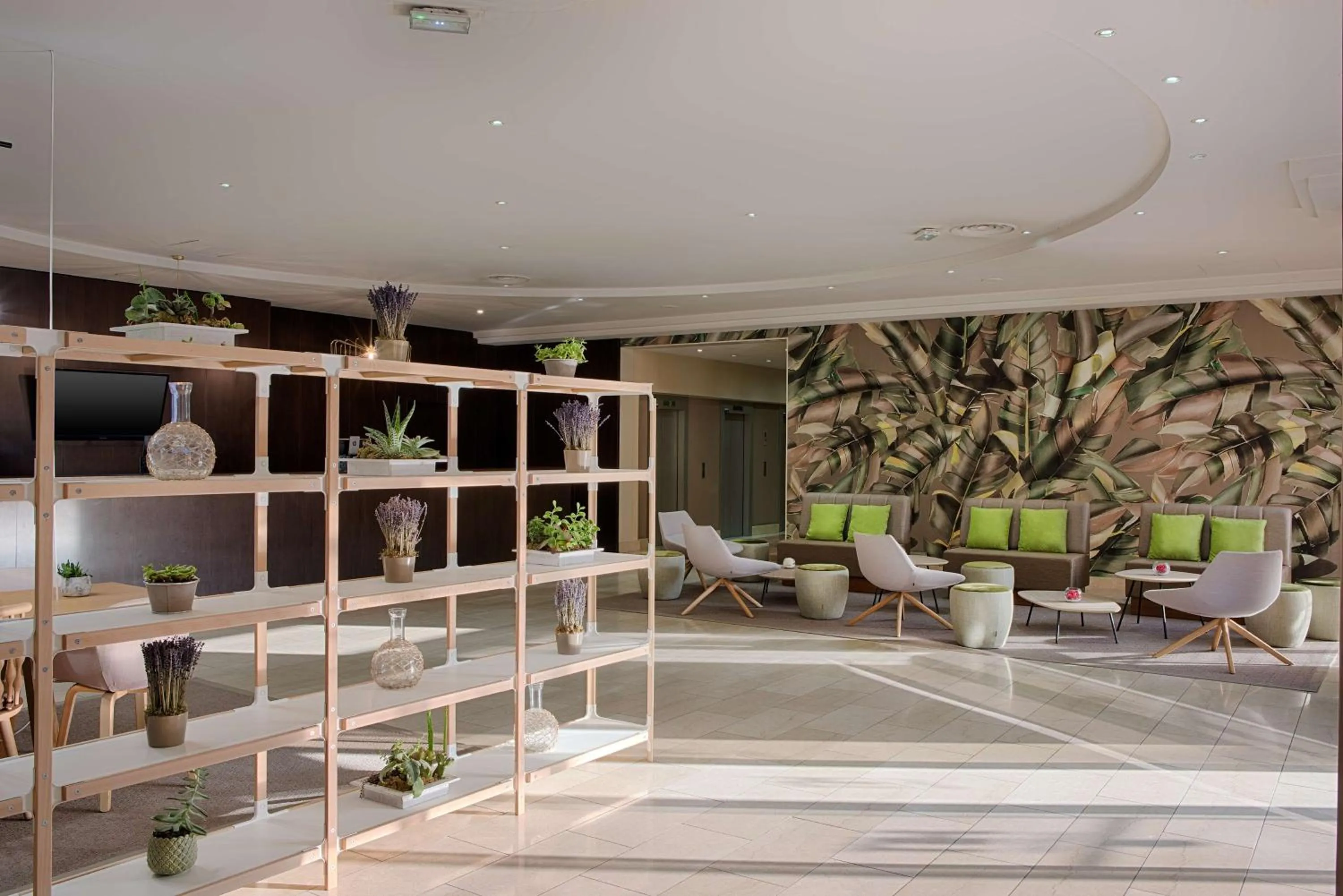 Lobby or reception in NH Nice