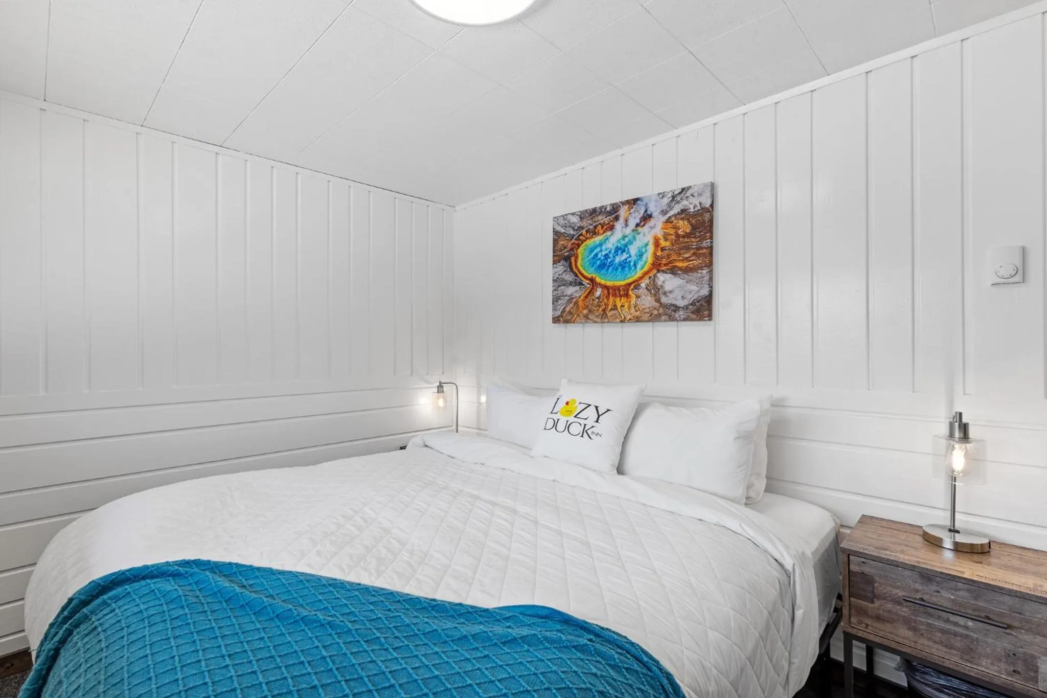 Bed in Lazy Duck Inn