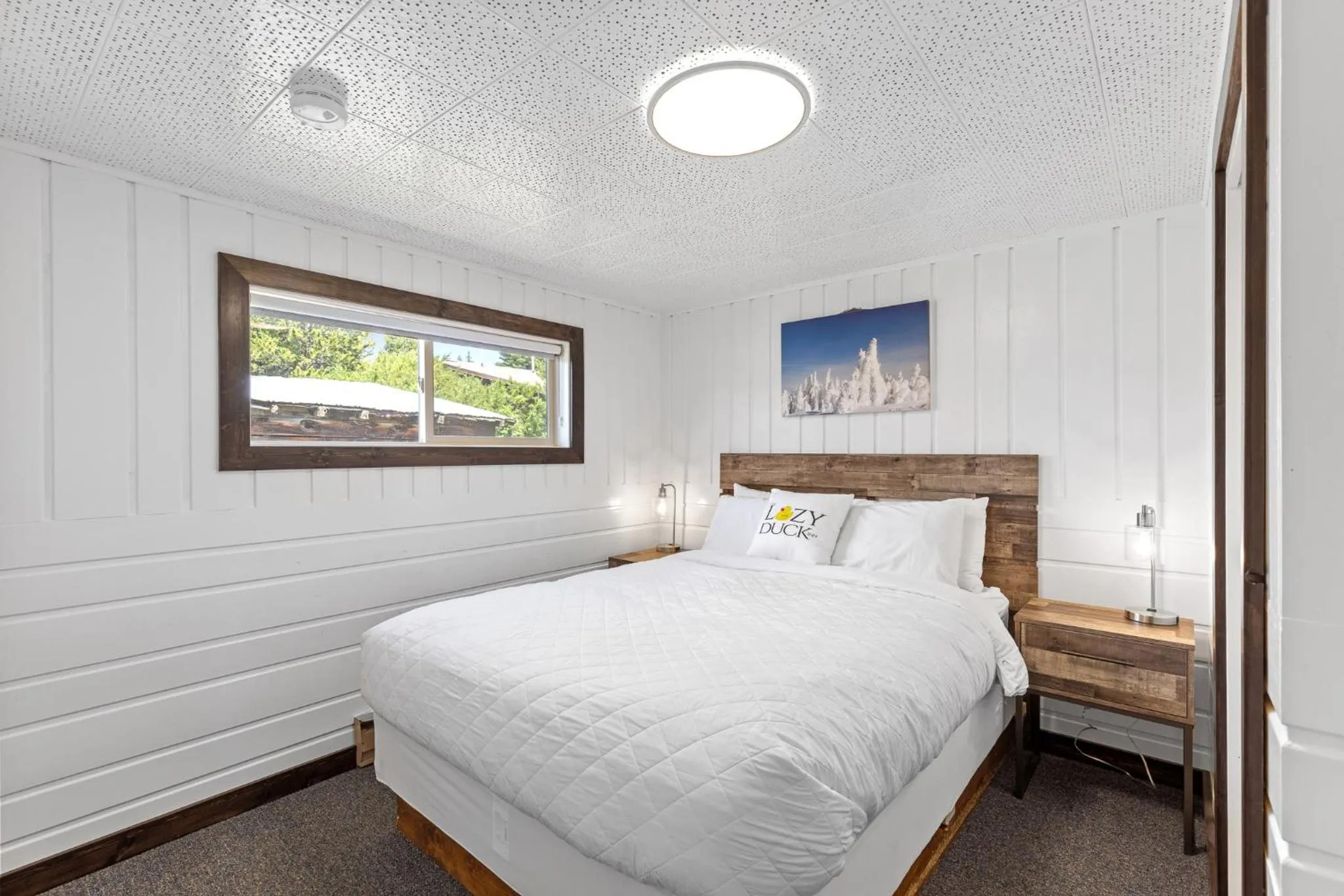 Bed in Lazy Duck Inn