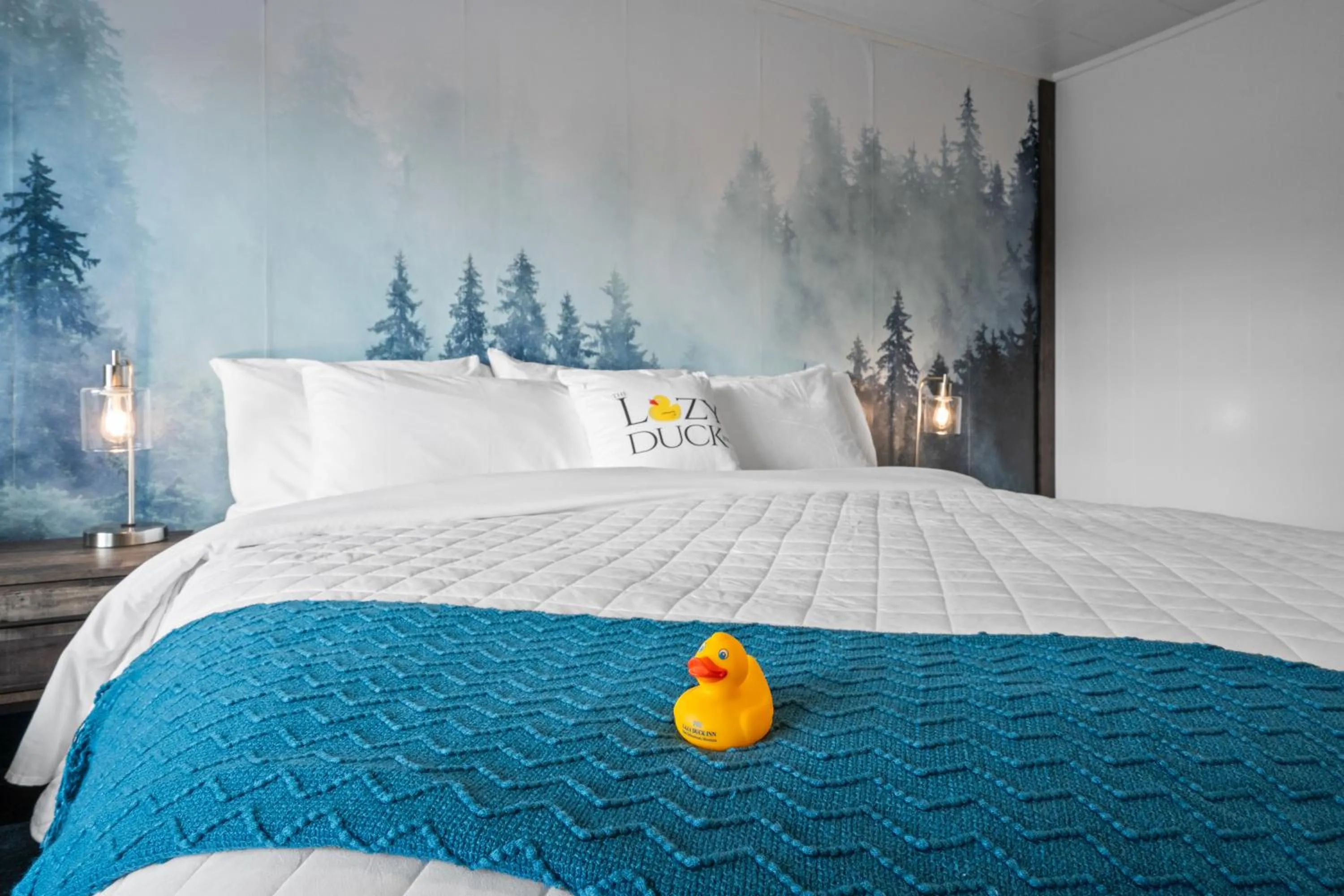Bed in Lazy Duck Inn