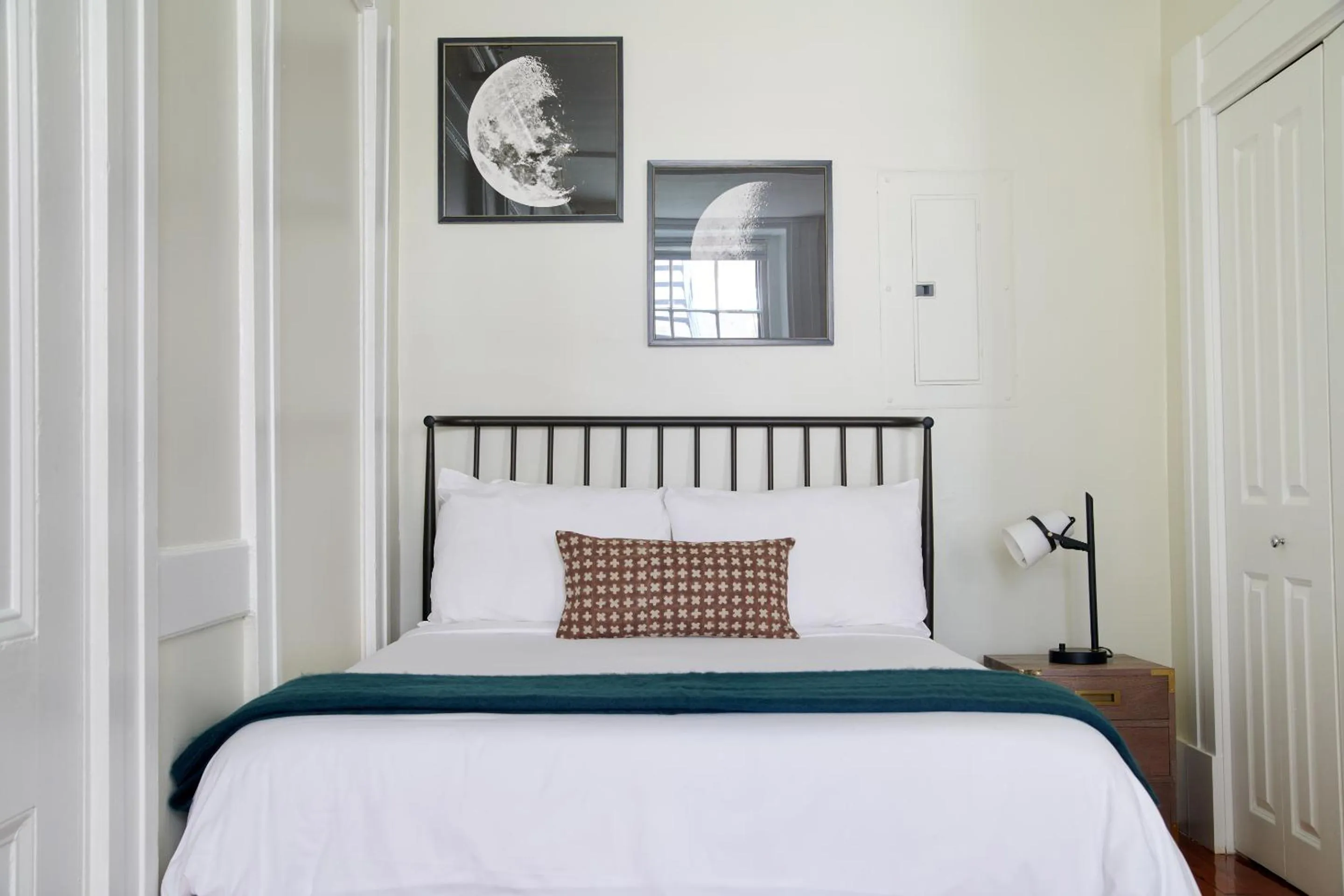 Bed in Sonder The Hancock