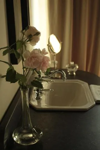 Rose Residence