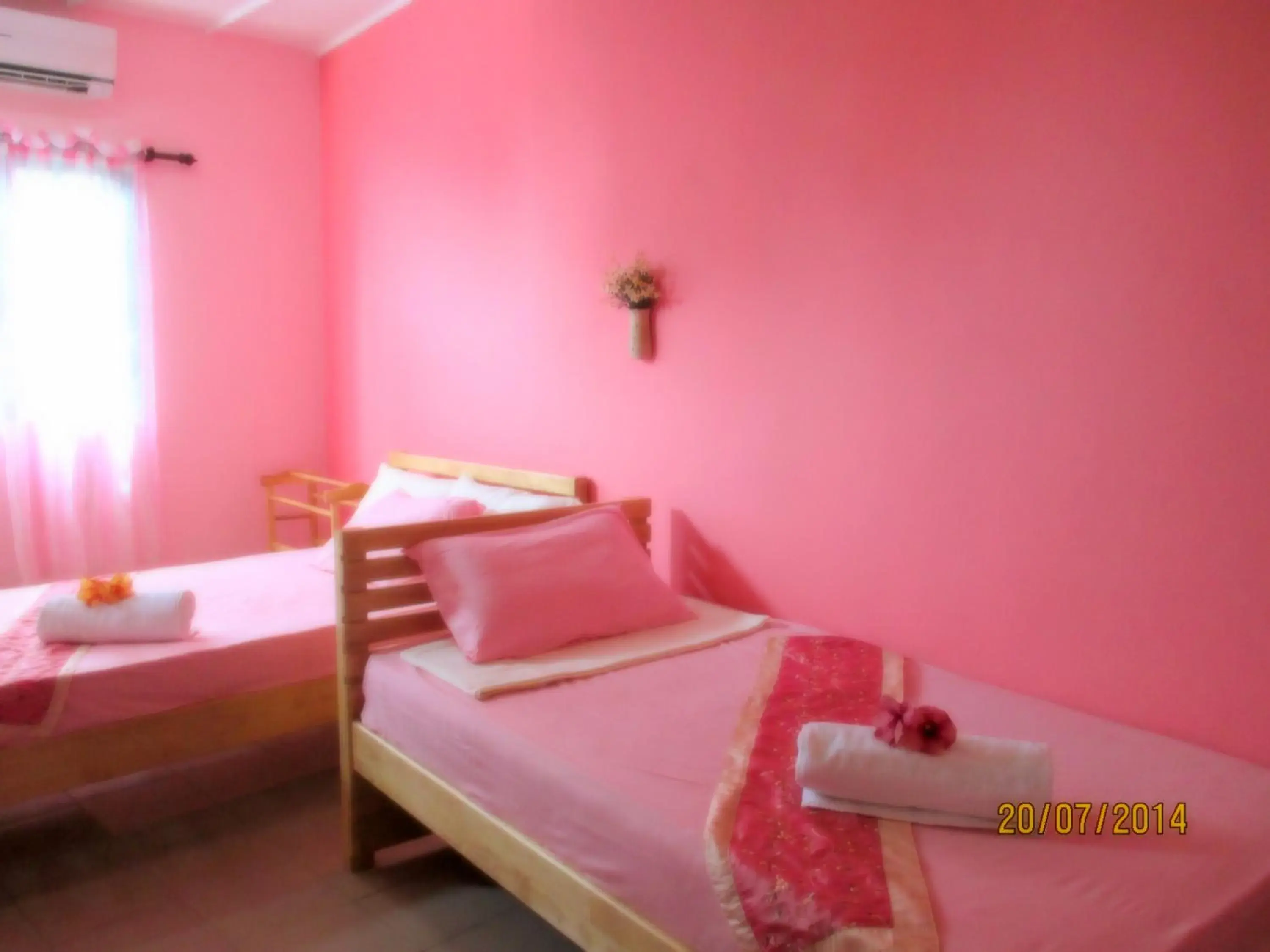 Bedroom, Bed in Breeze of Paradise Bedroom, Bed in Breeze of Paradise