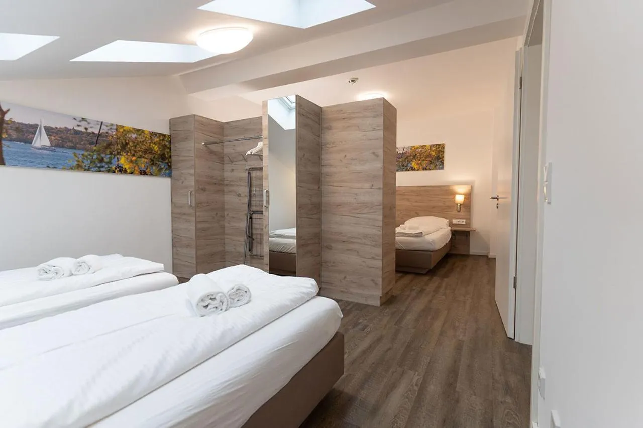 Bed in Aparthotel Oberfeld West München, Selbstversorgerhotel