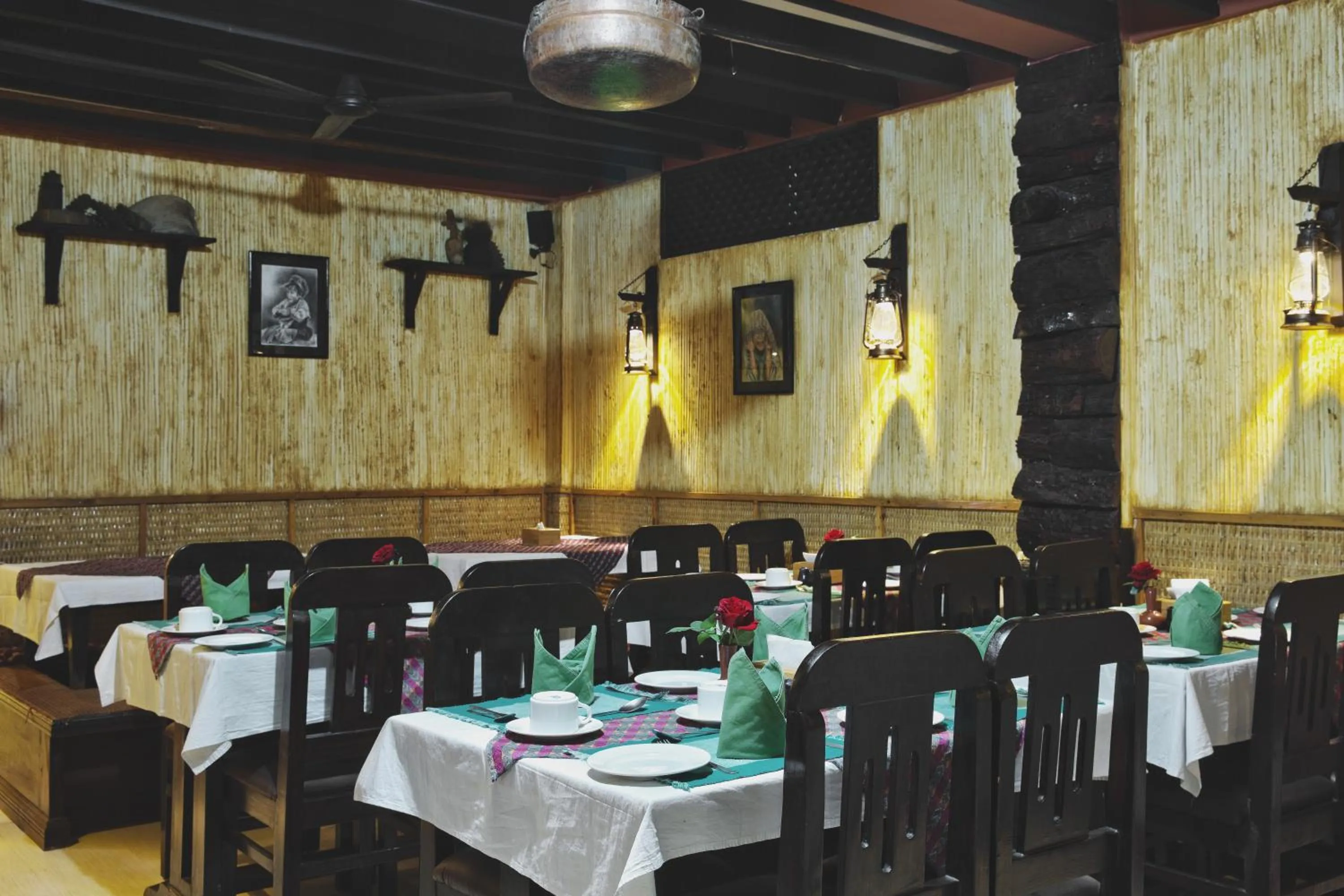 Restaurant/places to eat in Dream Nepal Hotel and Apartment