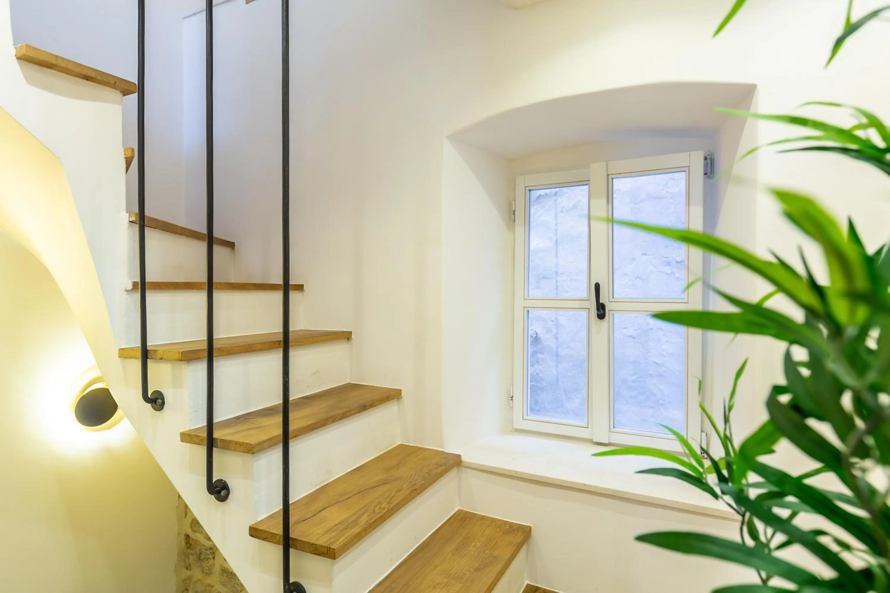 Old Town House with Floor Heating & Lush Private Garden