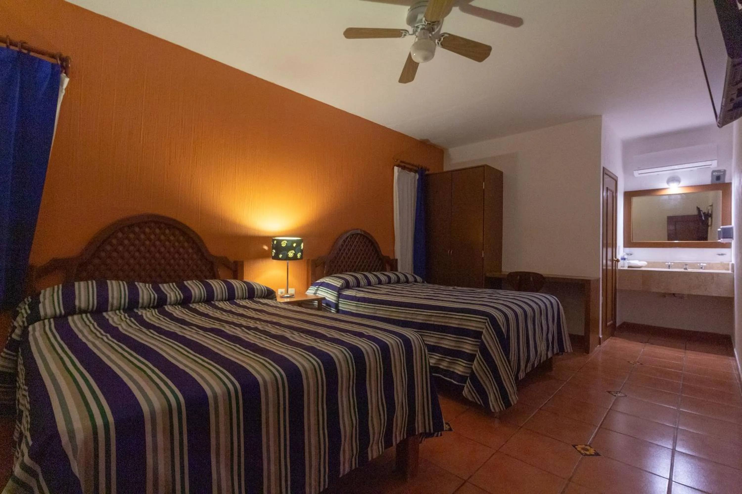 Photo of the whole room, Bed in Hotel Degollado