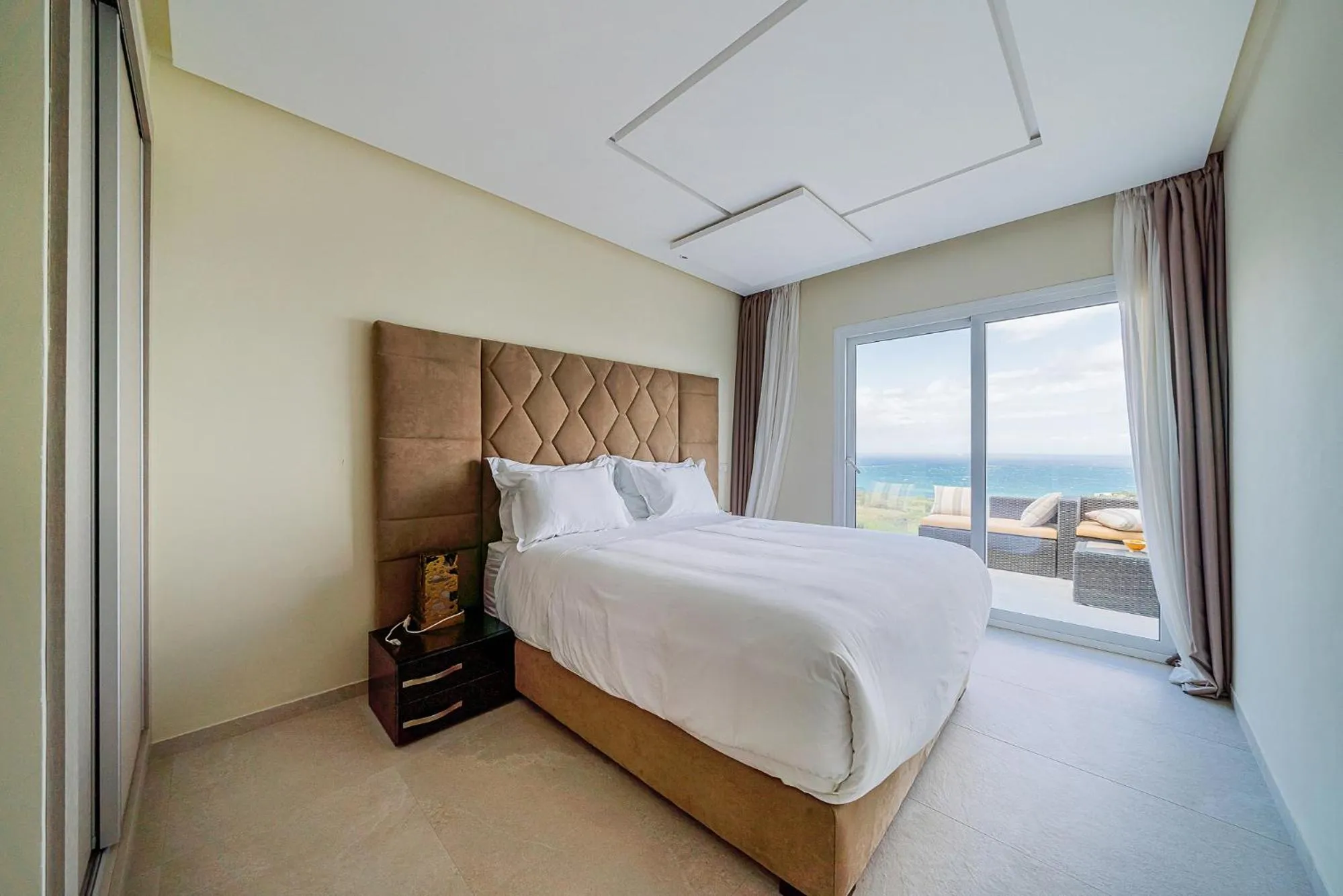 Dining area, Bed in Le Tanger Résidence Hôtelière