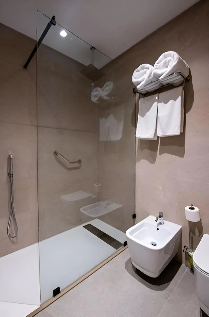 Shower in Le Tanger Résidence Hôtelière