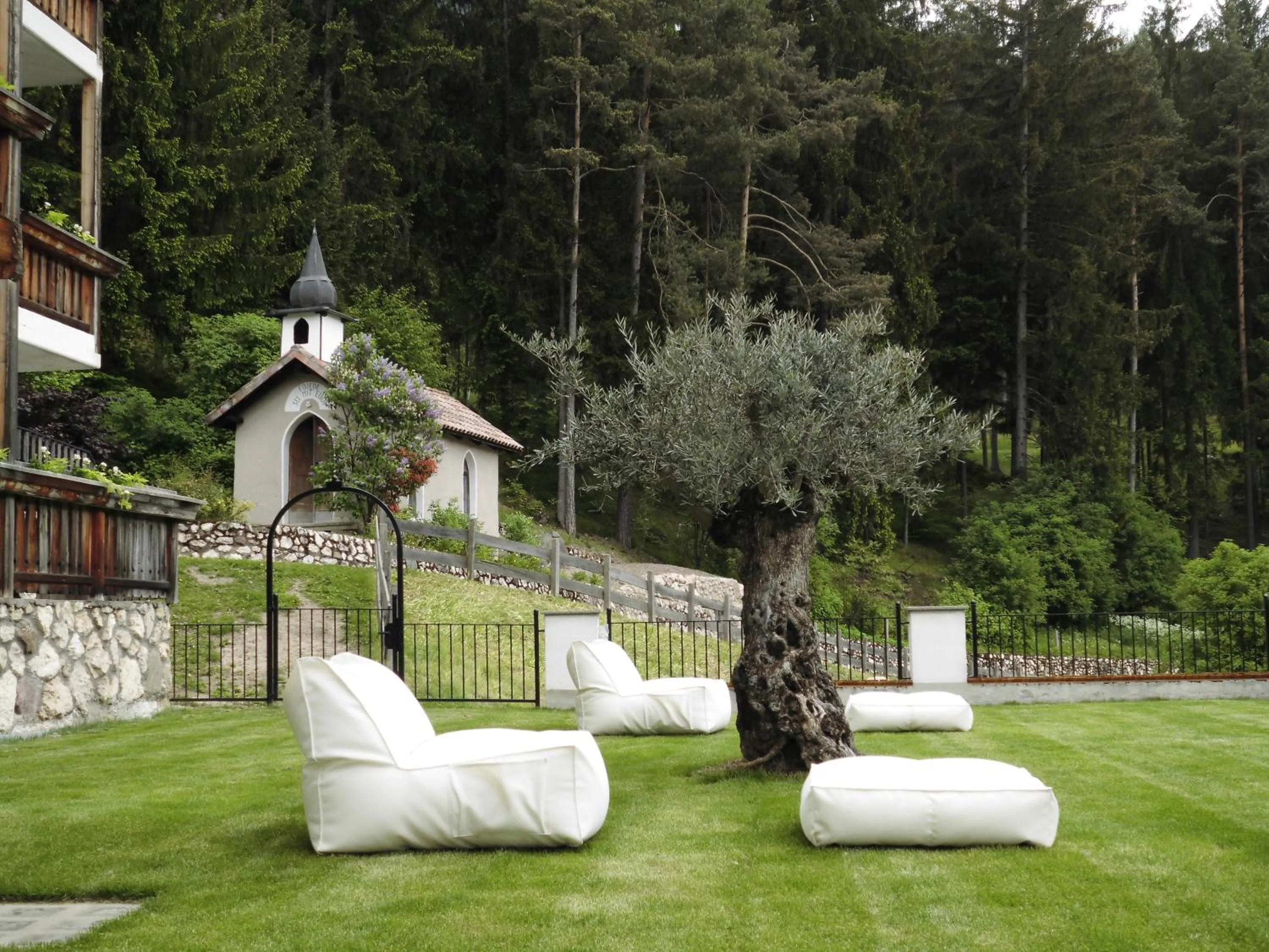 Patio in Golfhotel Sonne
