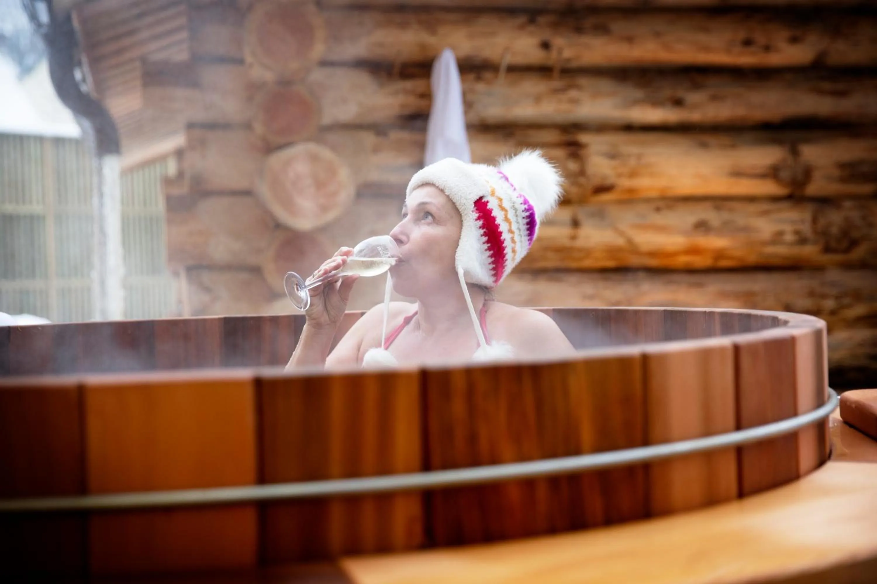 Hot Tub in Logis Hôtel Restaurant De La Poste et SPA de Montagne