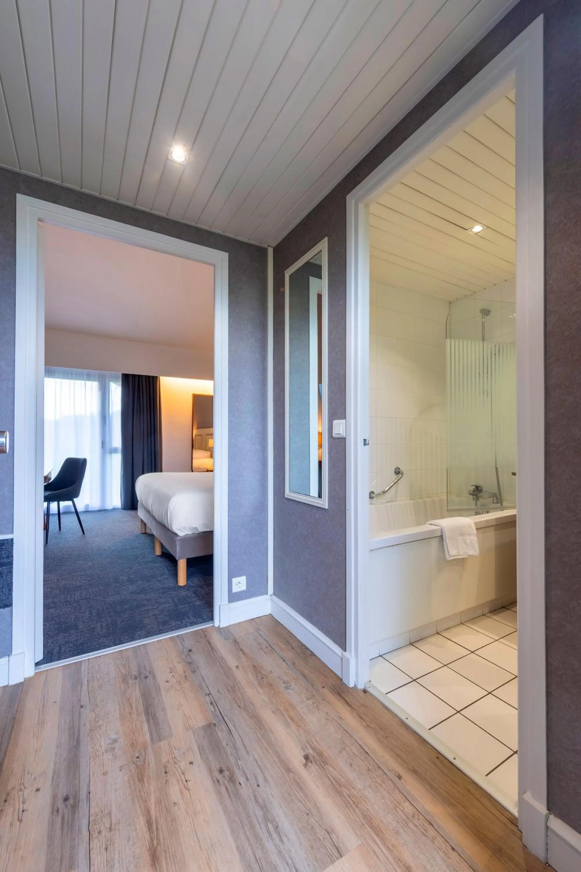 Photo of the whole room in Le relais fleuri, Hôtel et restaurant Logis - Avallon