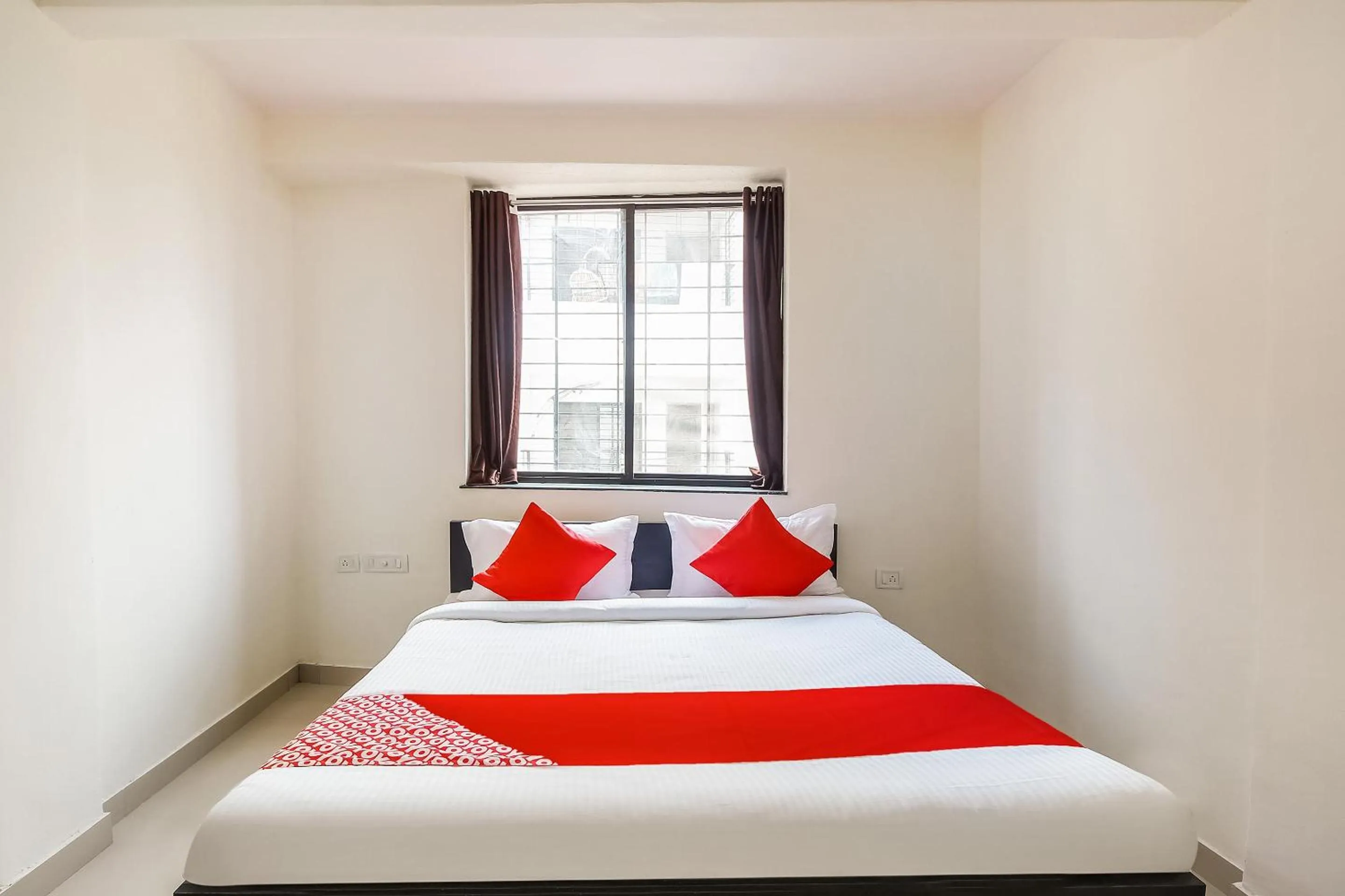 Bedroom, Bed in Hotel O Galaxy Near INOX