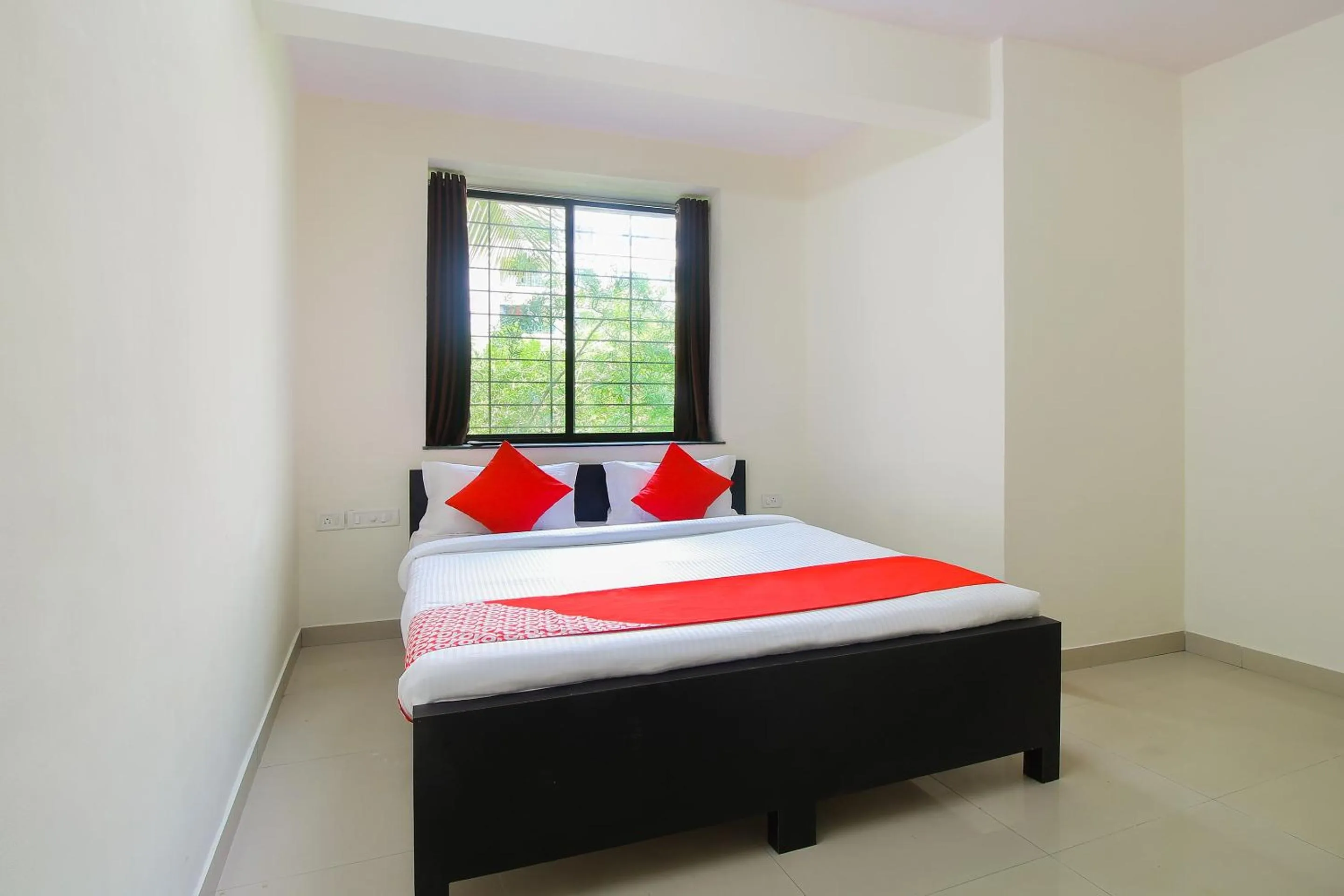 Bedroom, Bed in Hotel O Galaxy Near INOX